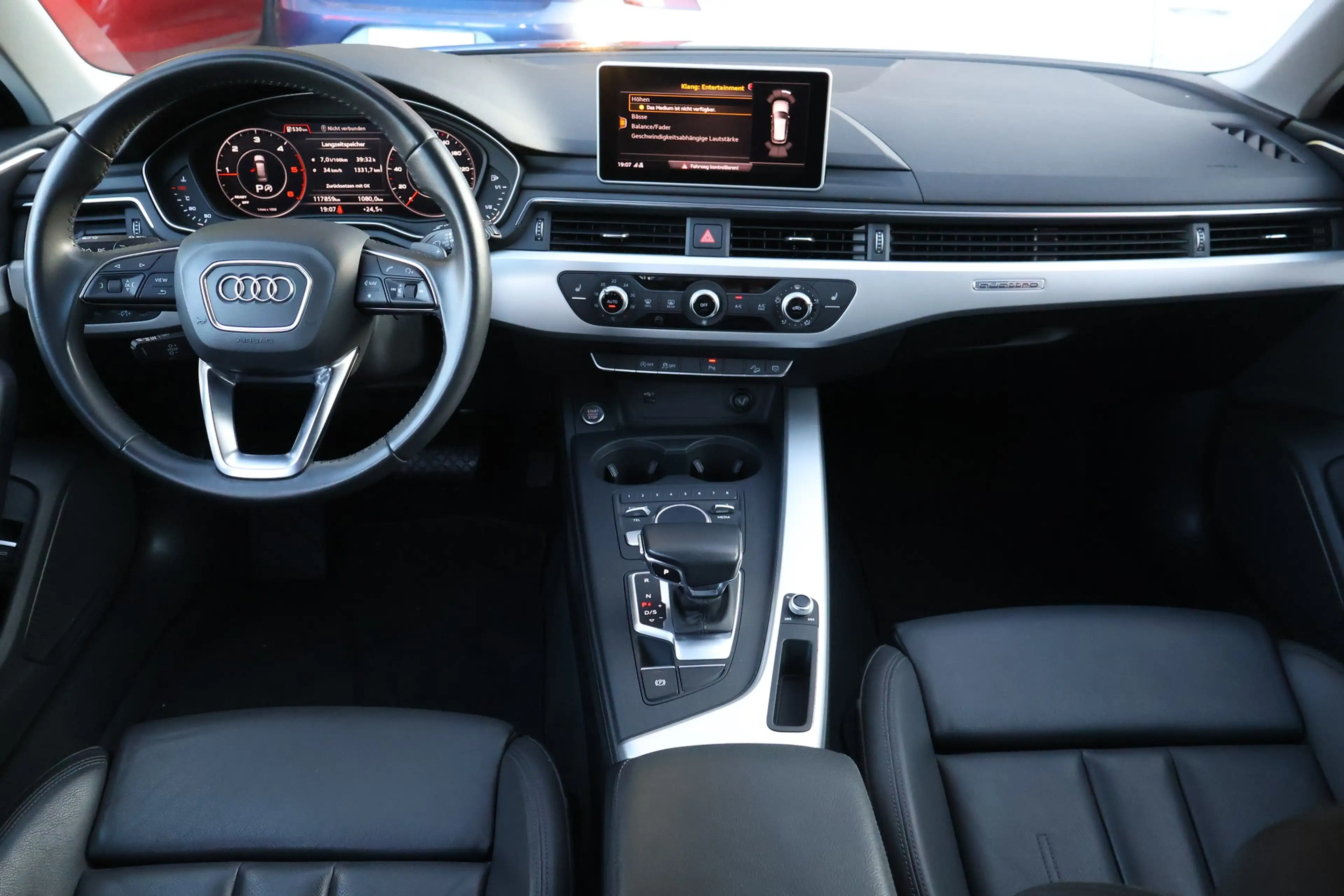 Audi A4 allroad 2.0 TDI quattro Digitales Cockpit LED — photo 9