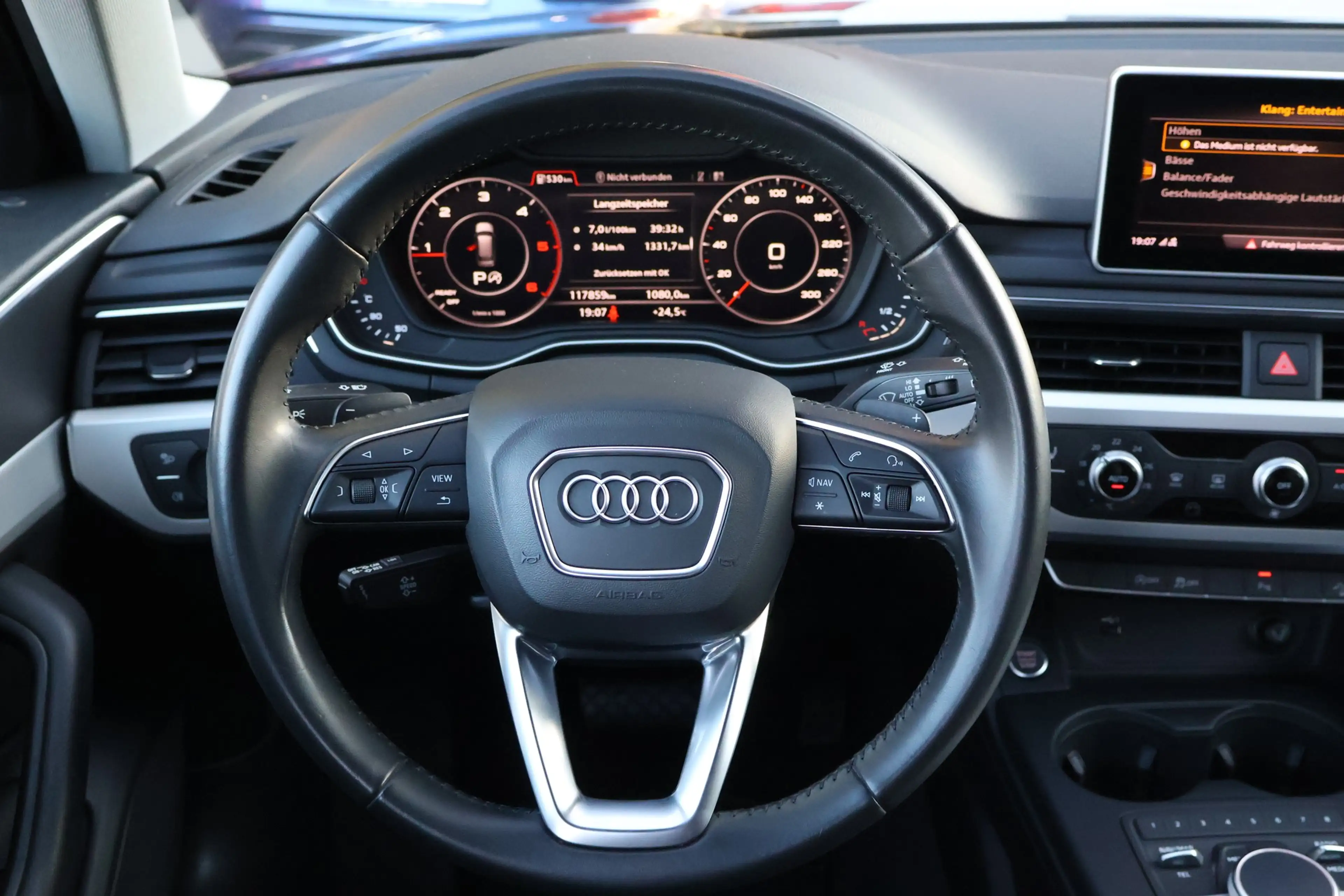 Audi A4 allroad 2.0 TDI quattro Digitales Cockpit LED — photo 20