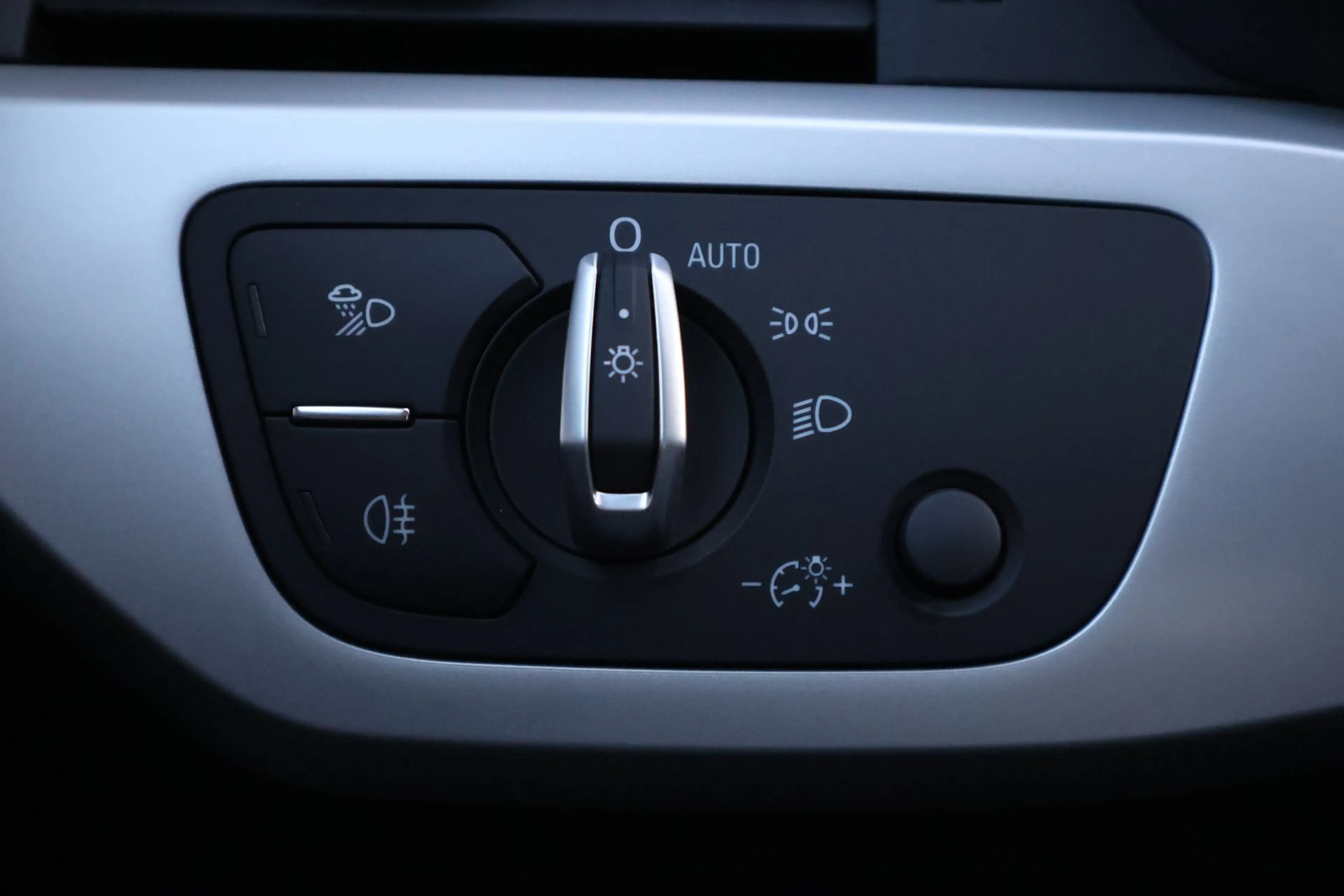 Audi A4 allroad 2.0 TDI quattro Digitales Cockpit LED — photo 26