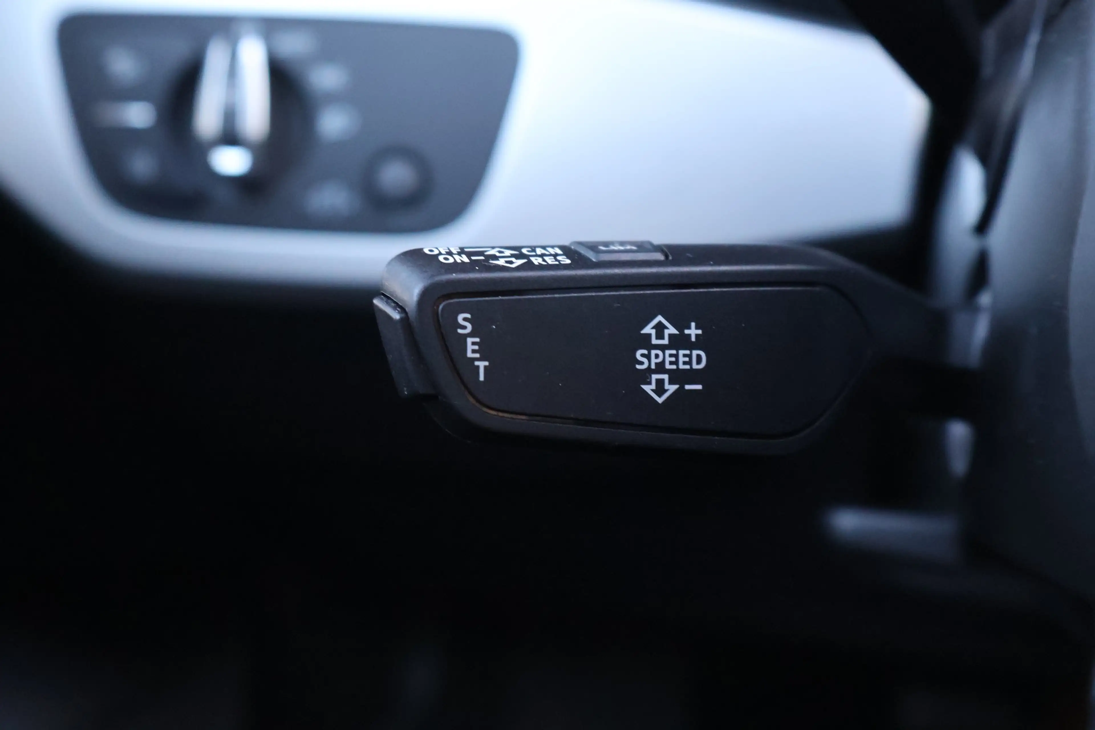 Audi A4 allroad 2.0 TDI quattro Digitales Cockpit LED — photo 25