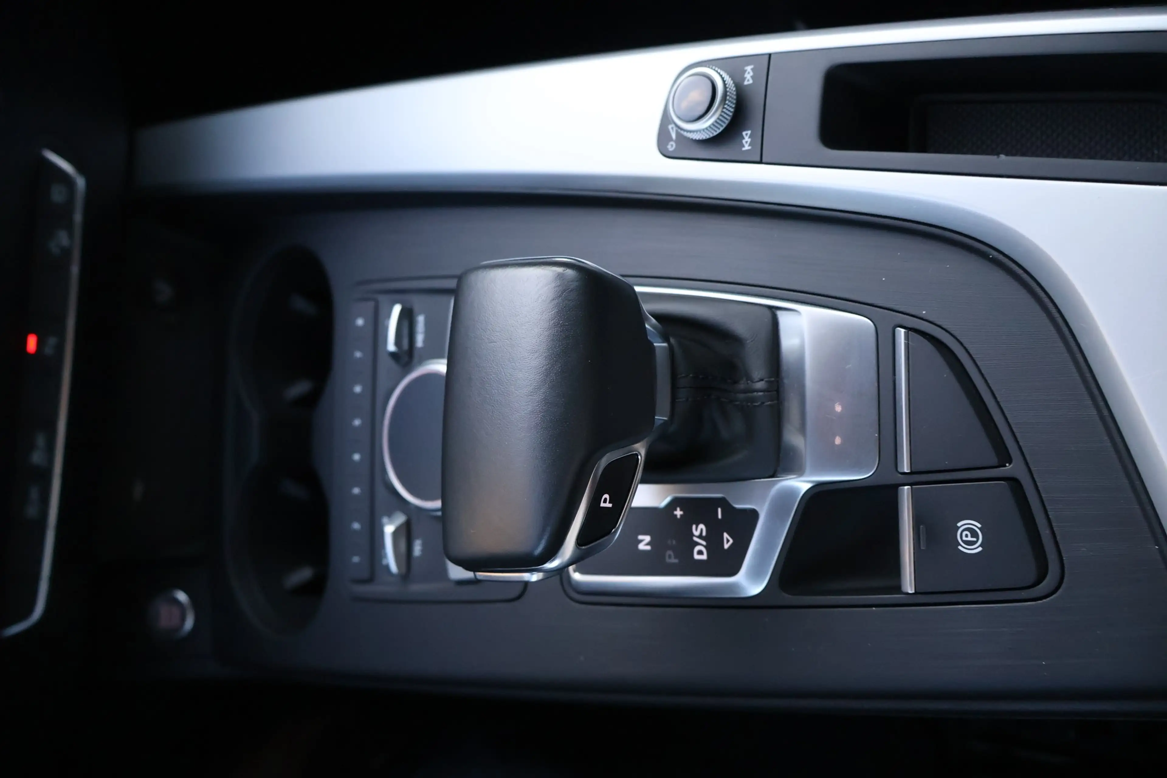 Audi A4 allroad 2.0 TDI quattro Digitales Cockpit LED — photo 18