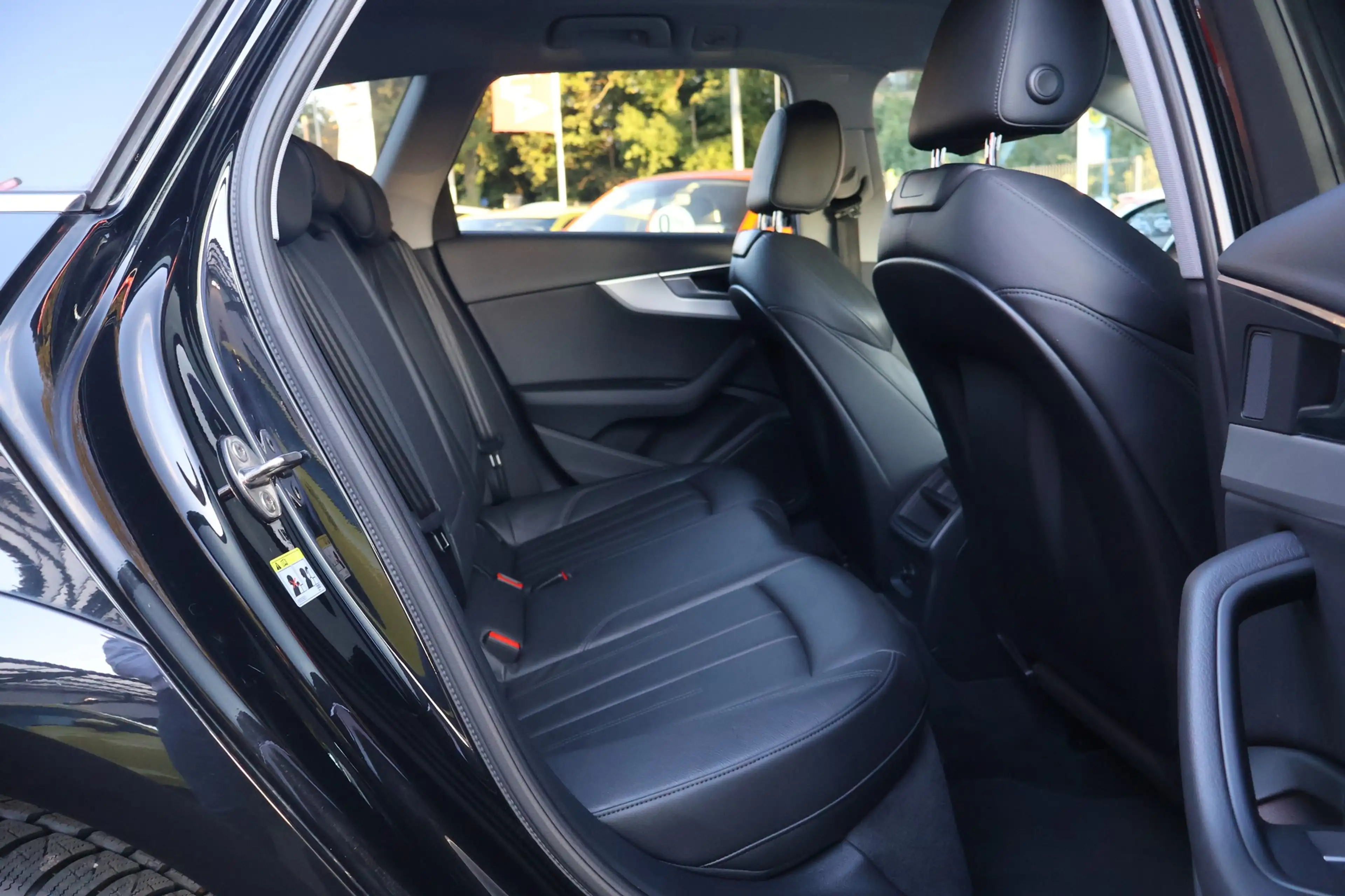 Audi A4 allroad 2.0 TDI quattro Digitales Cockpit LED — photo 30