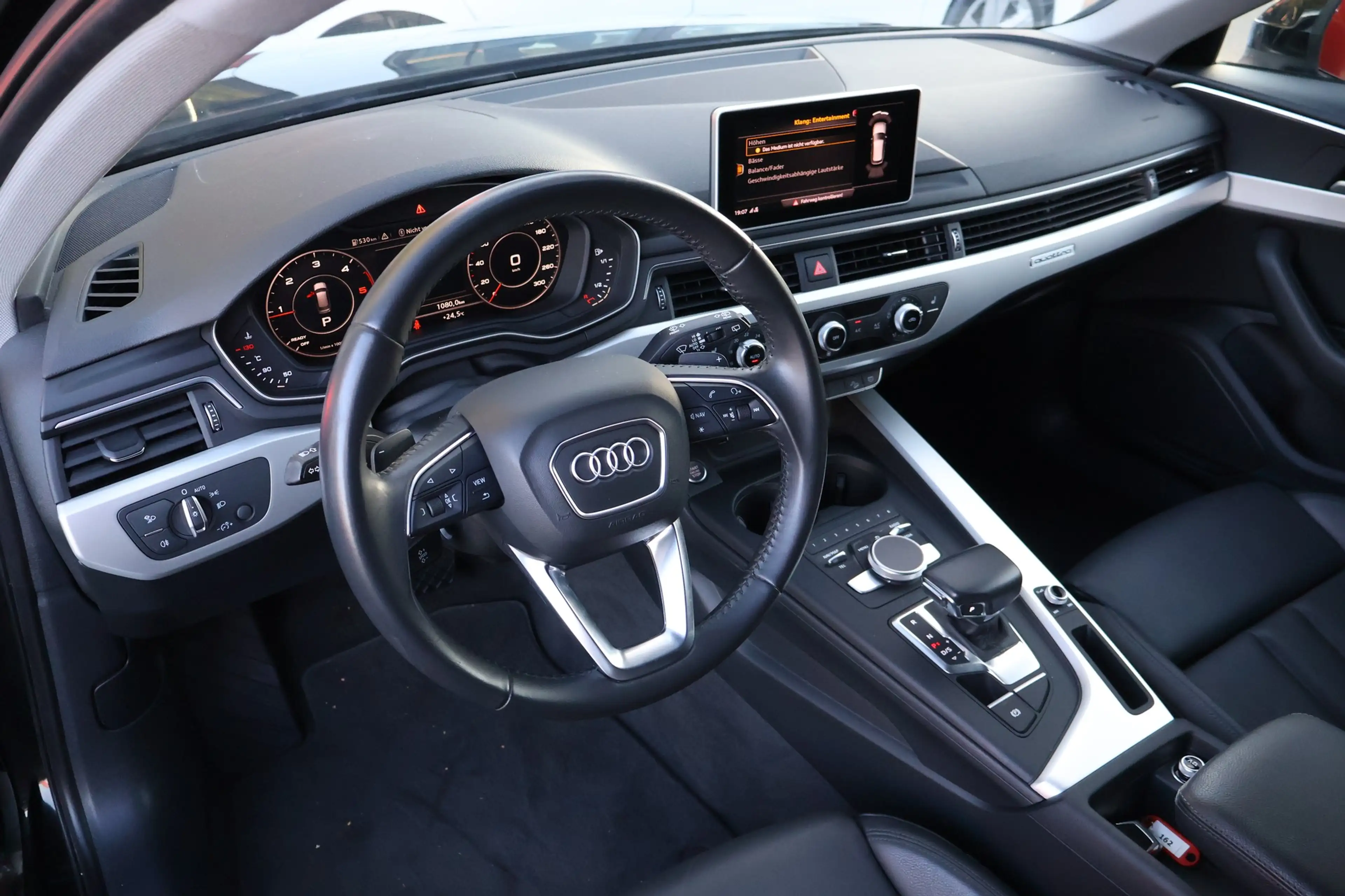 Audi A4 allroad 2.0 TDI quattro Digitales Cockpit LED — photo 8