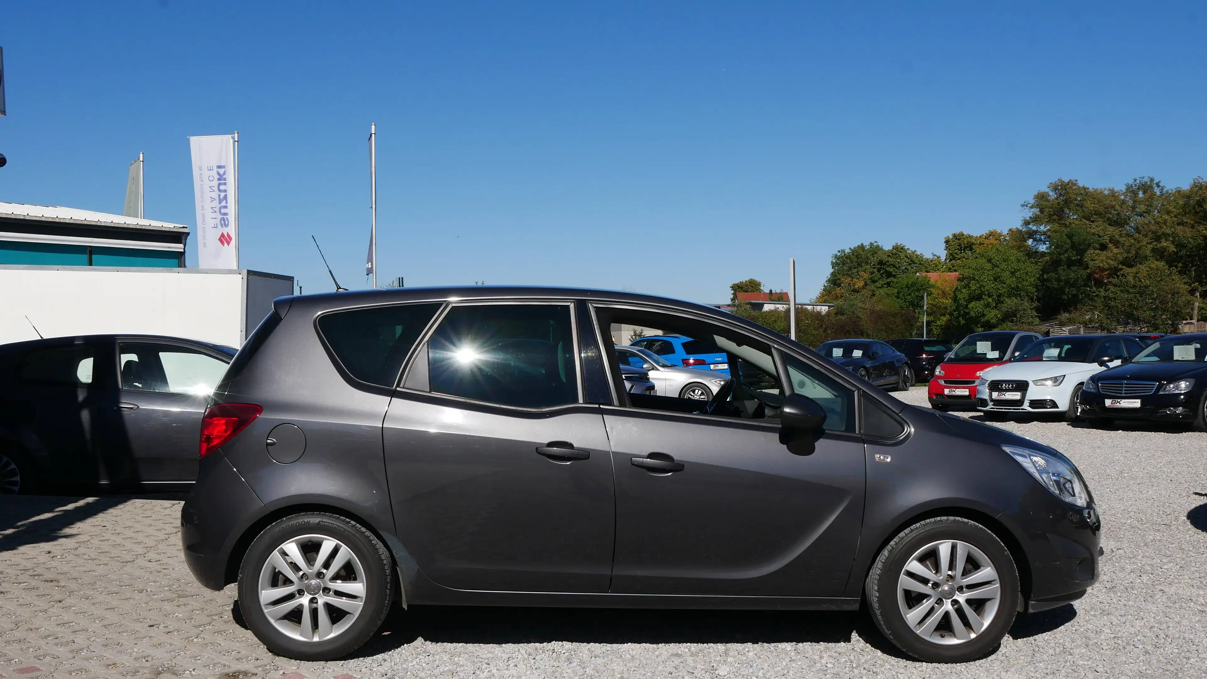 Opel Meriva 1.4 TÜV,- Kundendienst Neu 1. Hand Scheckheft Lenkrad,- Sitzheiz. — photo 2