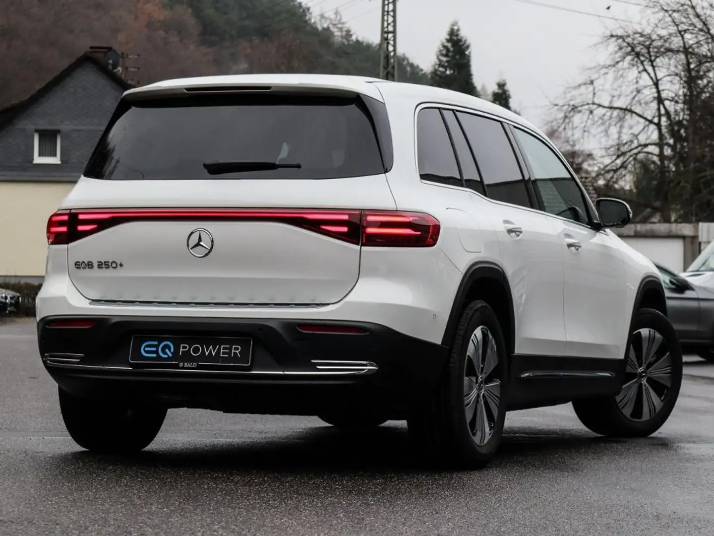 Mercedes-Benz EQB 250 + Progressive/Burm/360/Memo/LED/Ambi/18" Weiß - 2