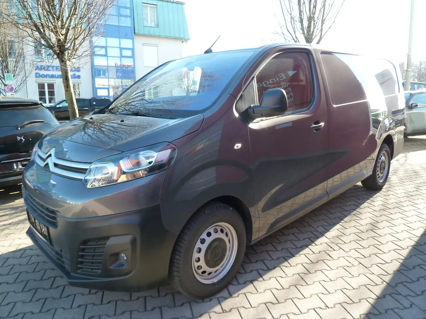 Citroen Jumpy BlueHDi 145 lang~Navi~Klimaautom~Kamera~Keyless Grau - 2