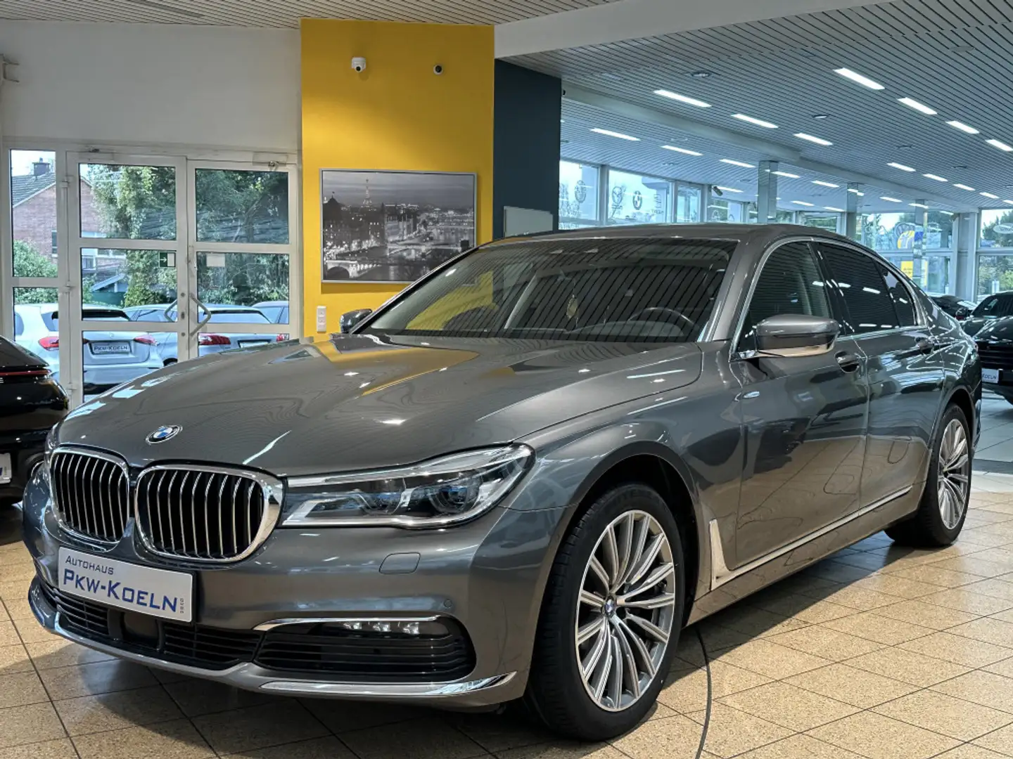 BMW 730 d xD*KAMERA*NAVi*HuD*MEMORY*HiFi*SPuR*LASER* Grau - 1