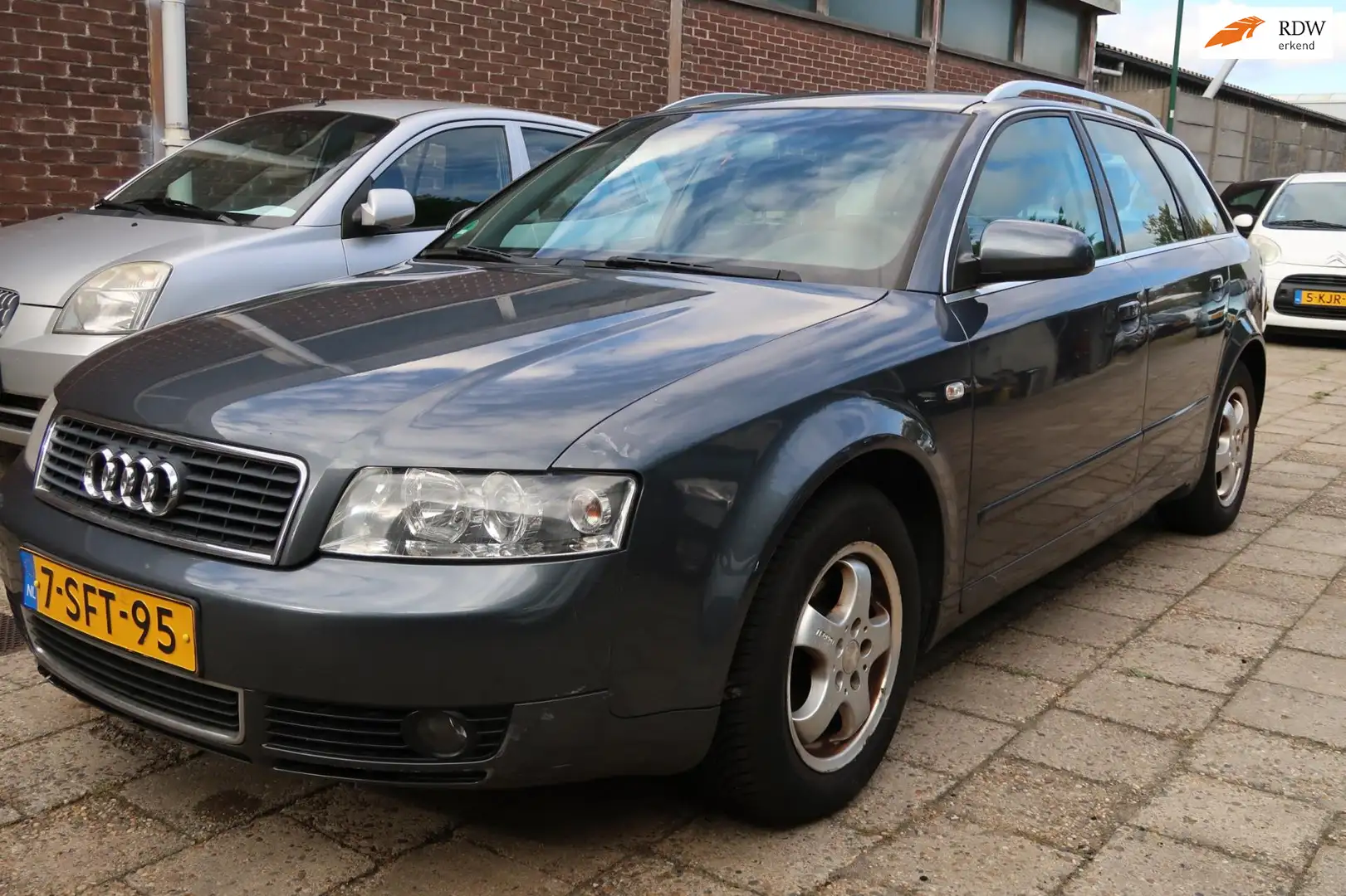 Audi A4 Avant 1.6 Grijs - 1