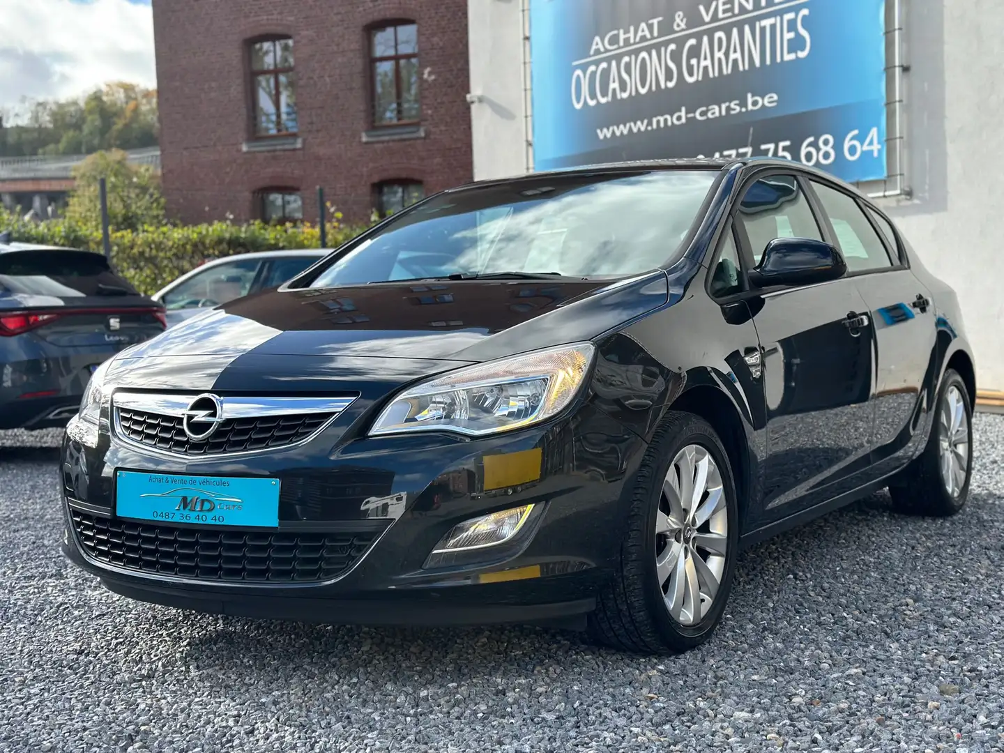 Opel Astra 1.4i Sport Zwart - 1