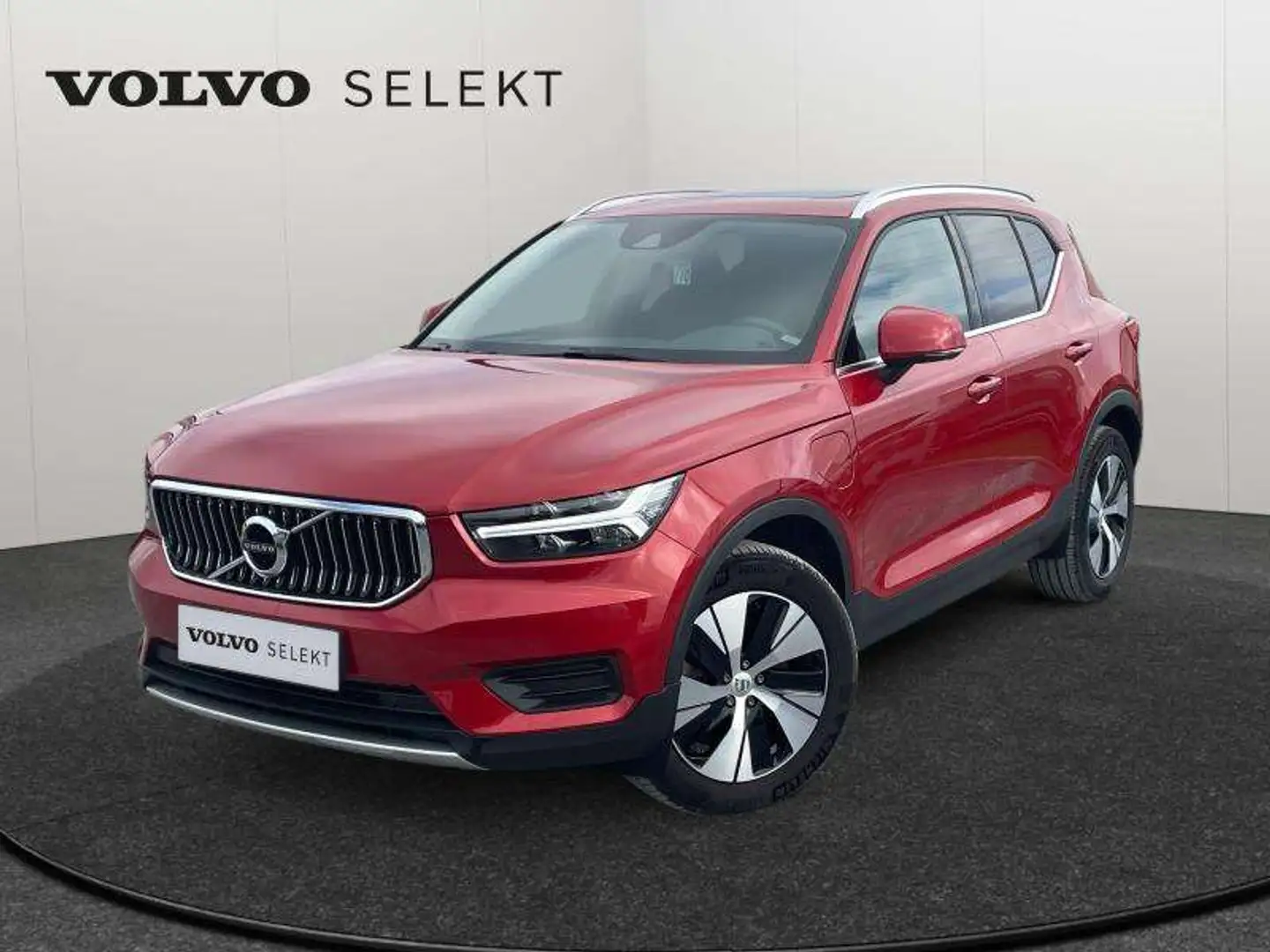 Volvo XC40 T4 PHEV Momentum / Hybride Rouge - 1