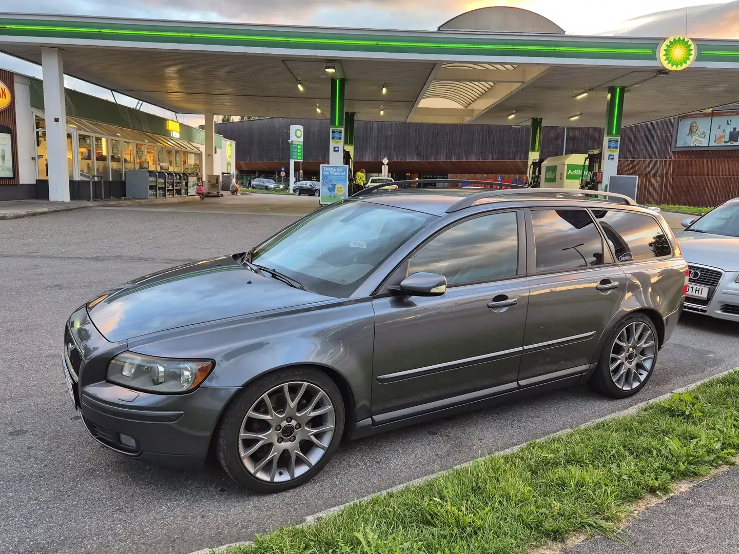 Volvo V50 T5 Momentum 5 Zylinder Turbo - 2