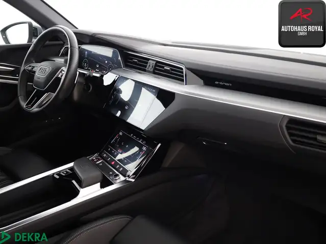 Audi E-Tron view 11