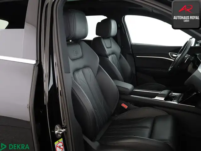 Audi E-Tron view 12