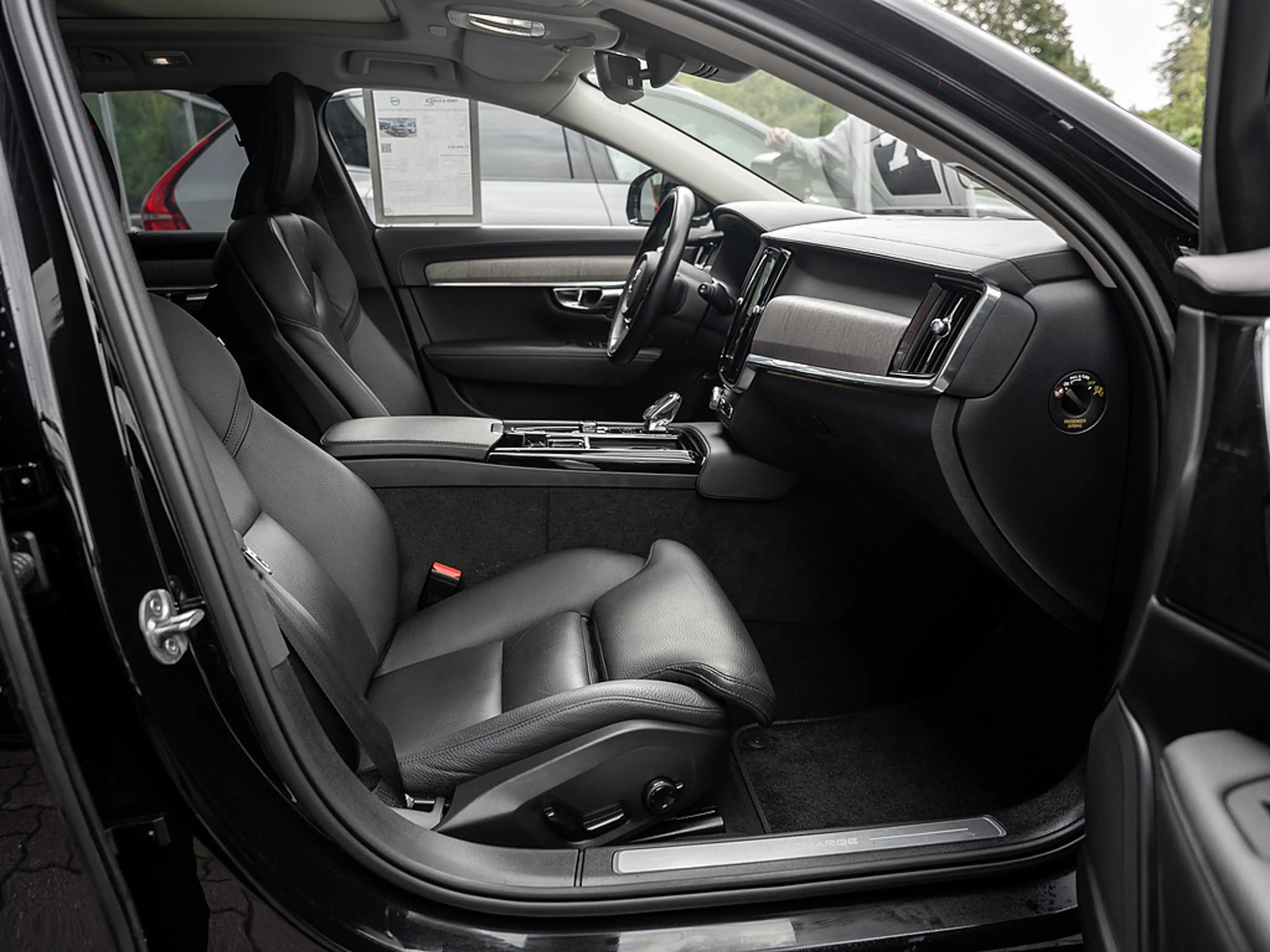 Volvo V90 Kombi T6 Inscription Recharge AWD 360° — photo 2
