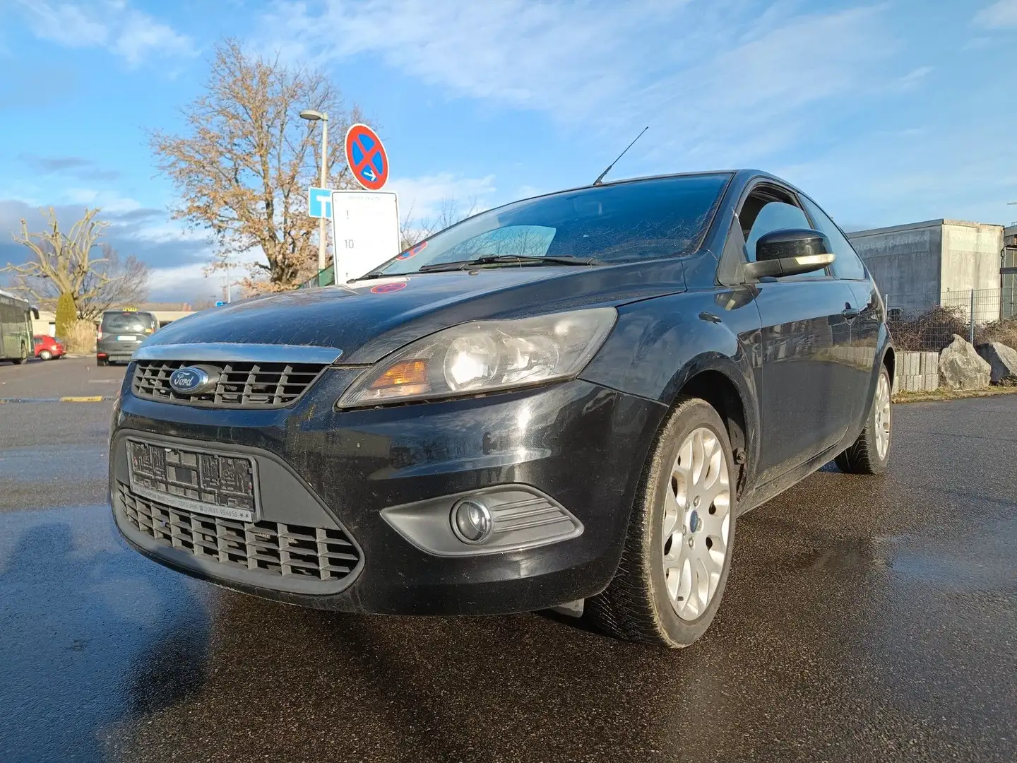 Ford Focus Lim. Sport Schwarz - 1