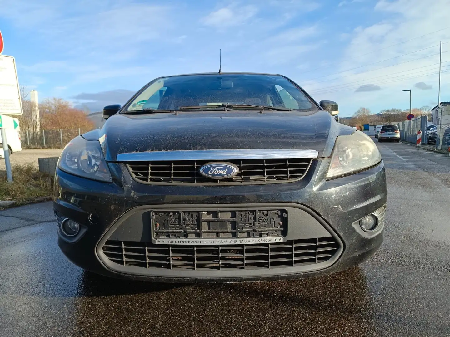 Ford Focus Lim. Sport Schwarz - 2