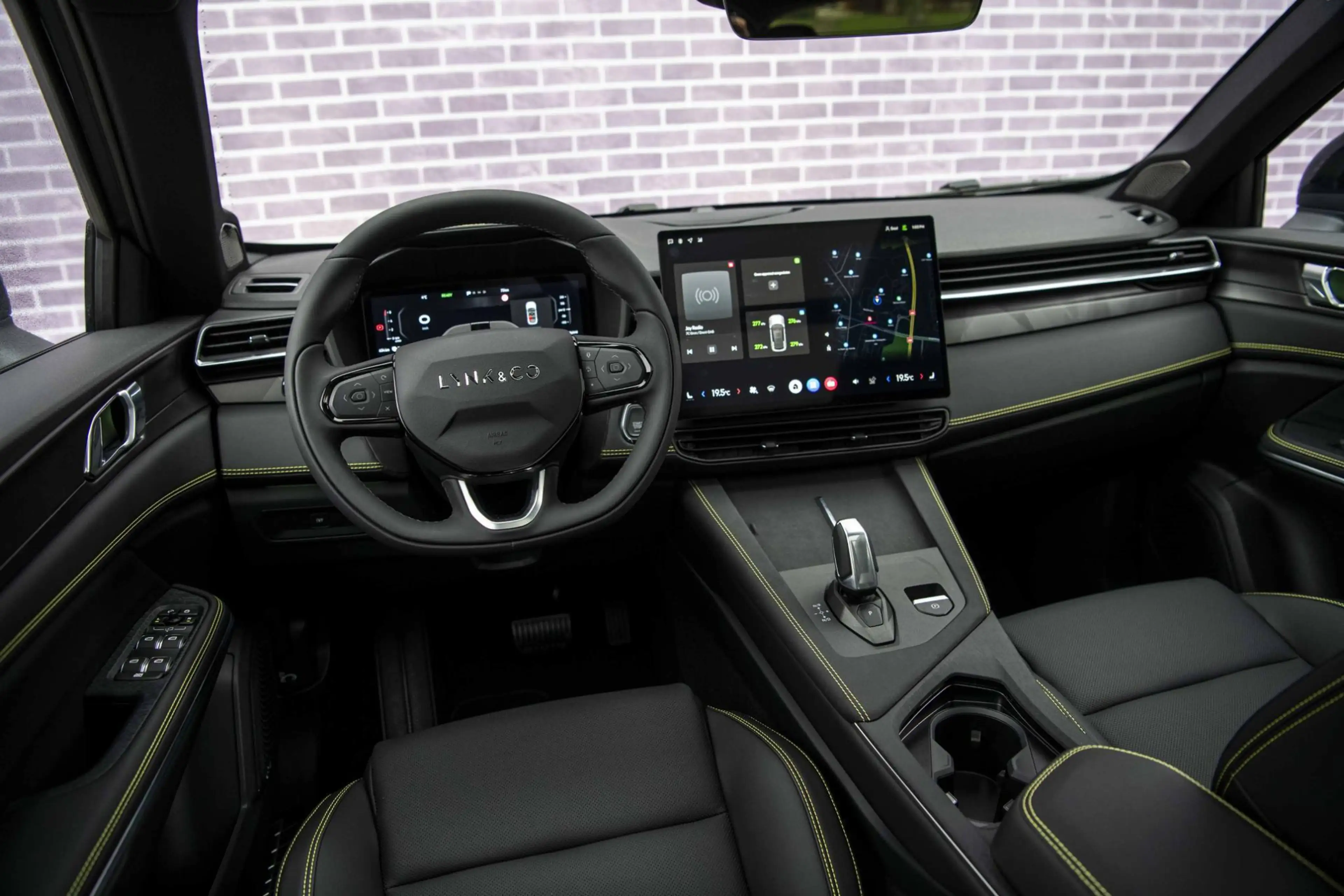 Lynk & Co 01 1.5 More | Trekhaak | PHEV | Two-Tone | Panoramada — photo 8