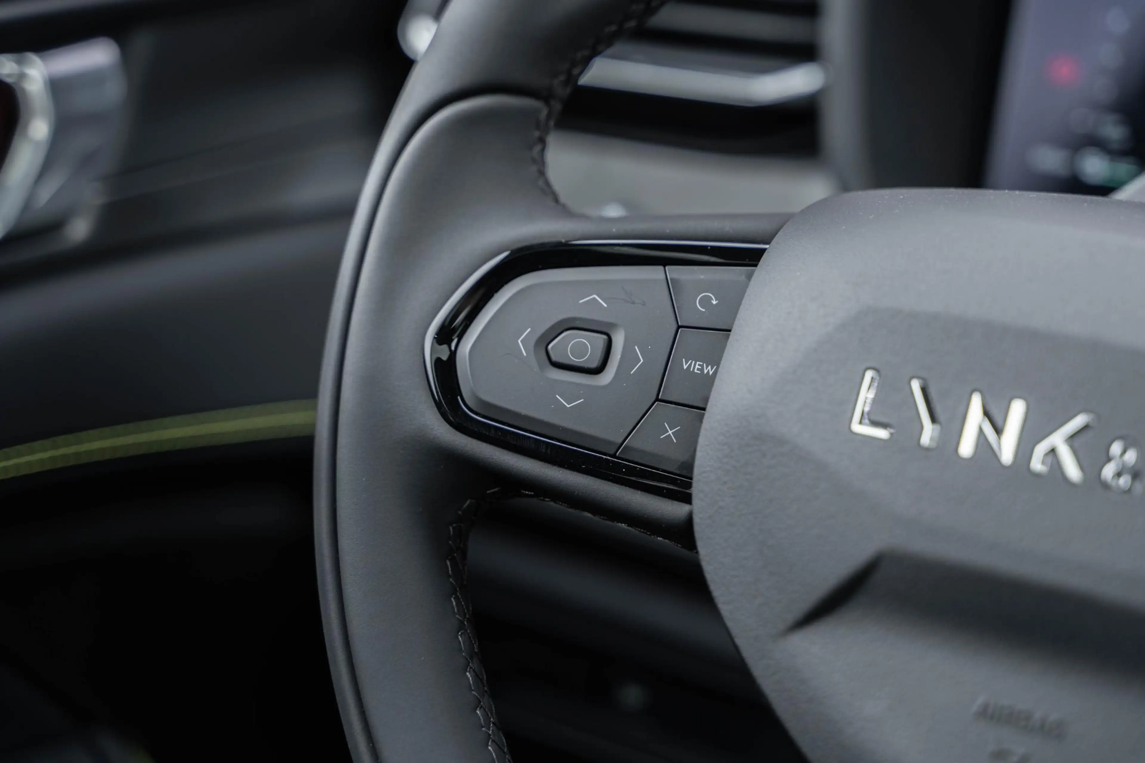Lynk & Co 01 1.5 More | Trekhaak | PHEV | Two-Tone | Panoramada — photo 13
