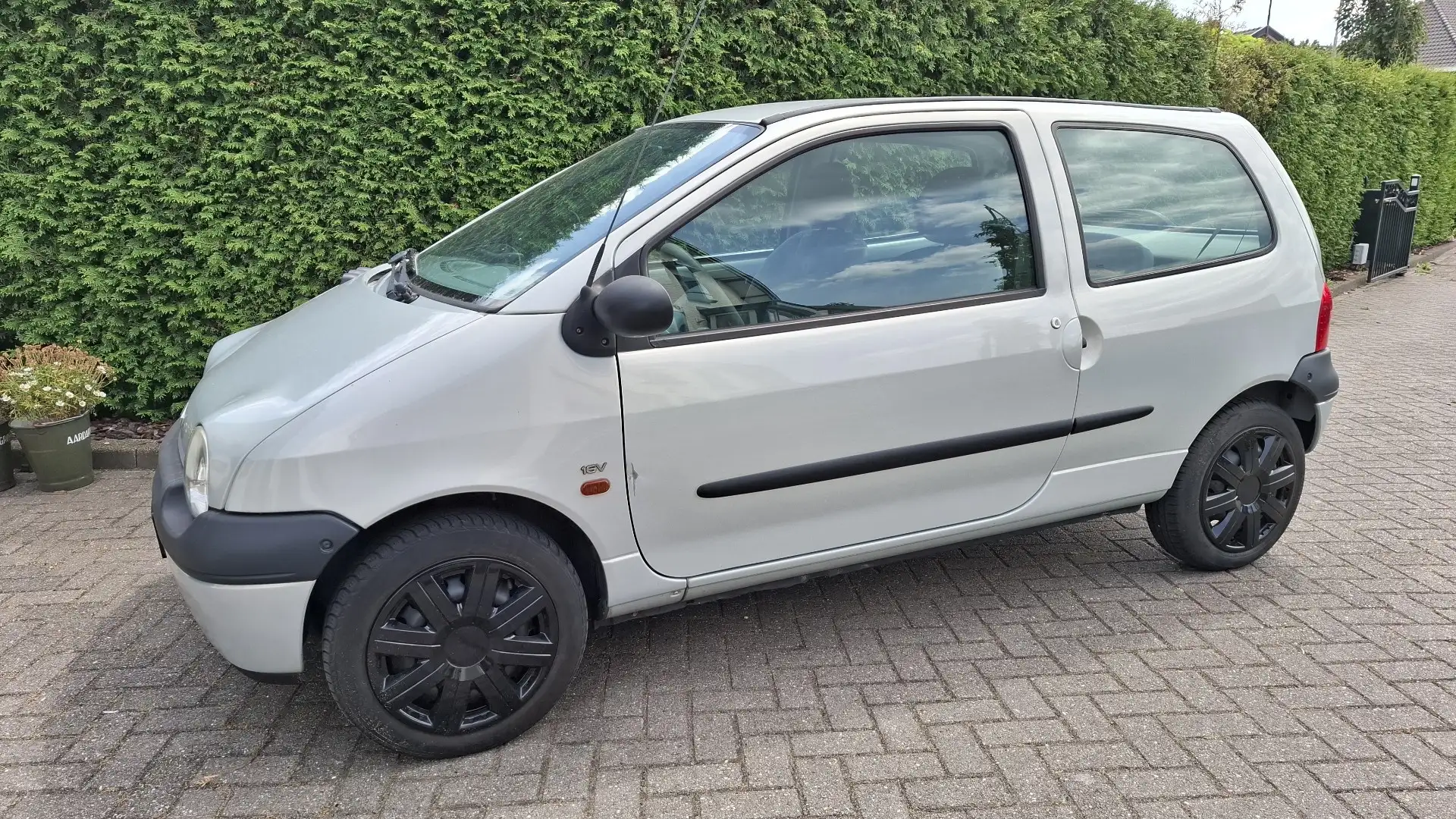 Renault Twingo 1.2-16V Emotion Gris - 1