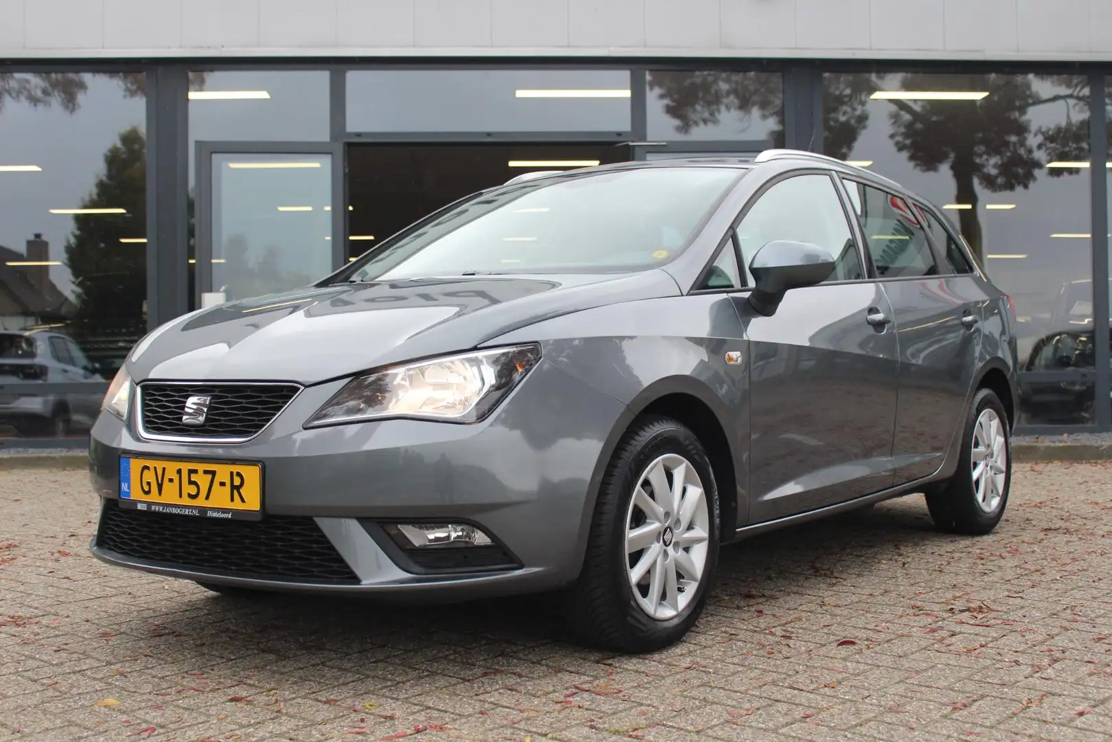 SEAT Ibiza ST 1.2 TSI Style Dynamic Grijs - 2