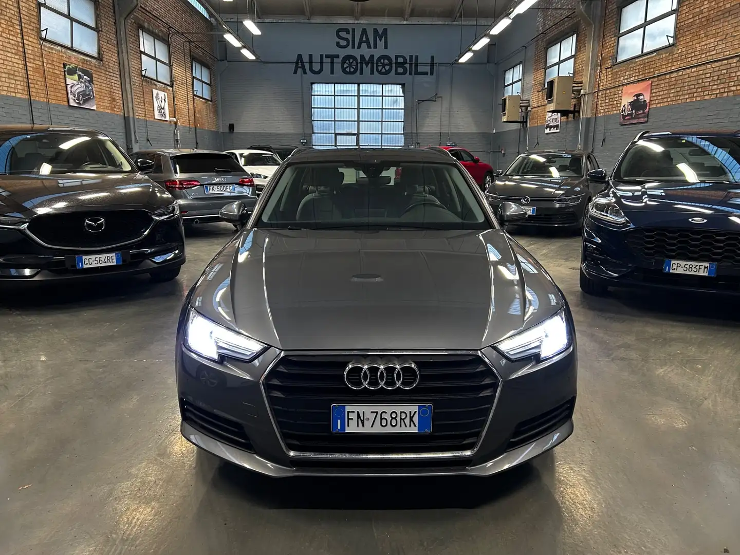 Audi A4 A4 Avant 2.0 TDI 150 CV ultra Business Grigio - 1