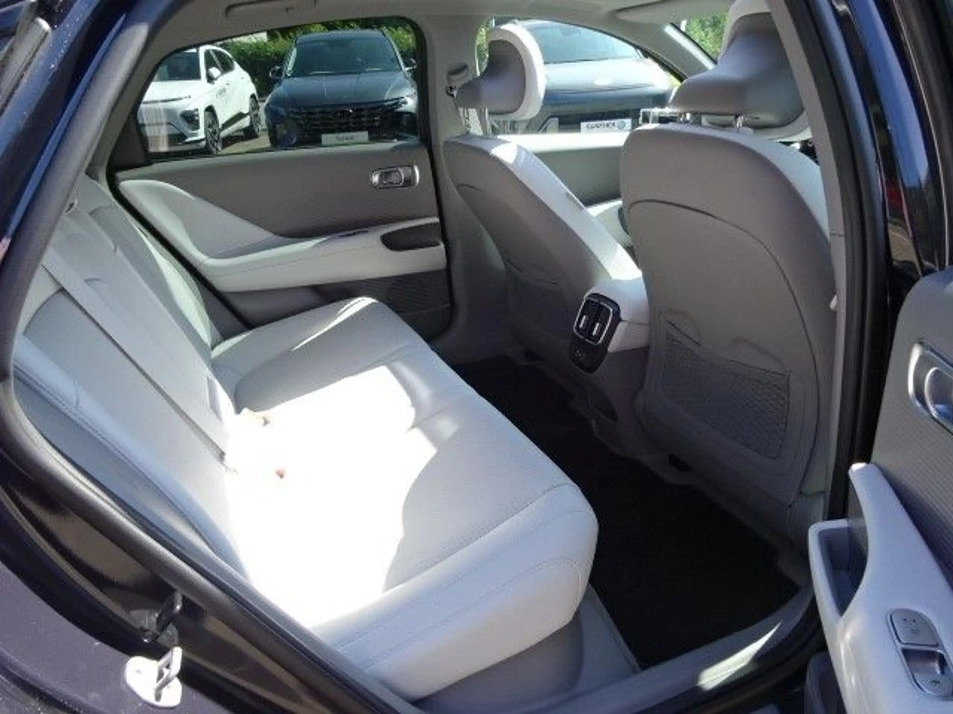 Hyundai IONIQ 6 Uniq Elektro 4WD*Pano*20Zoll*dig.Spiegel — photo 9