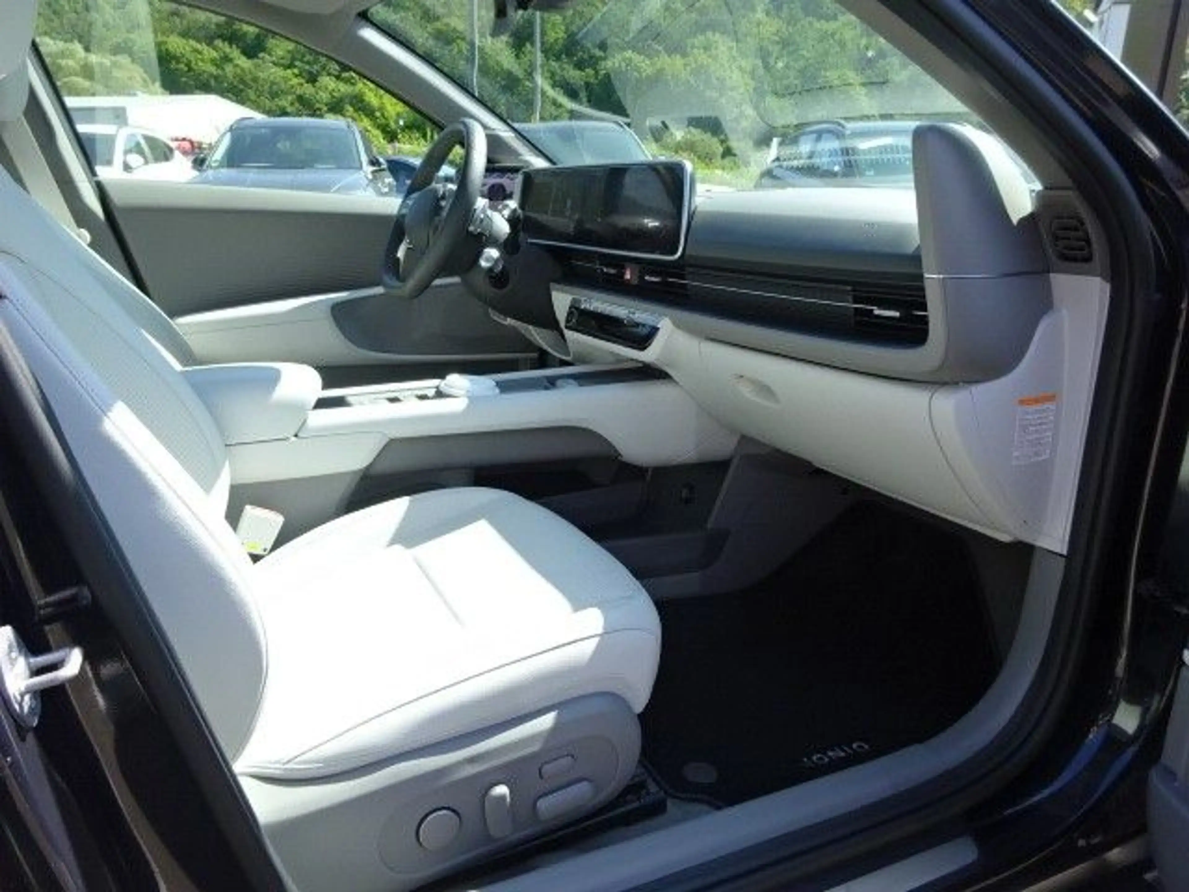 Hyundai IONIQ 6 Uniq Elektro 4WD*Pano*20Zoll*dig.Spiegel — photo 10