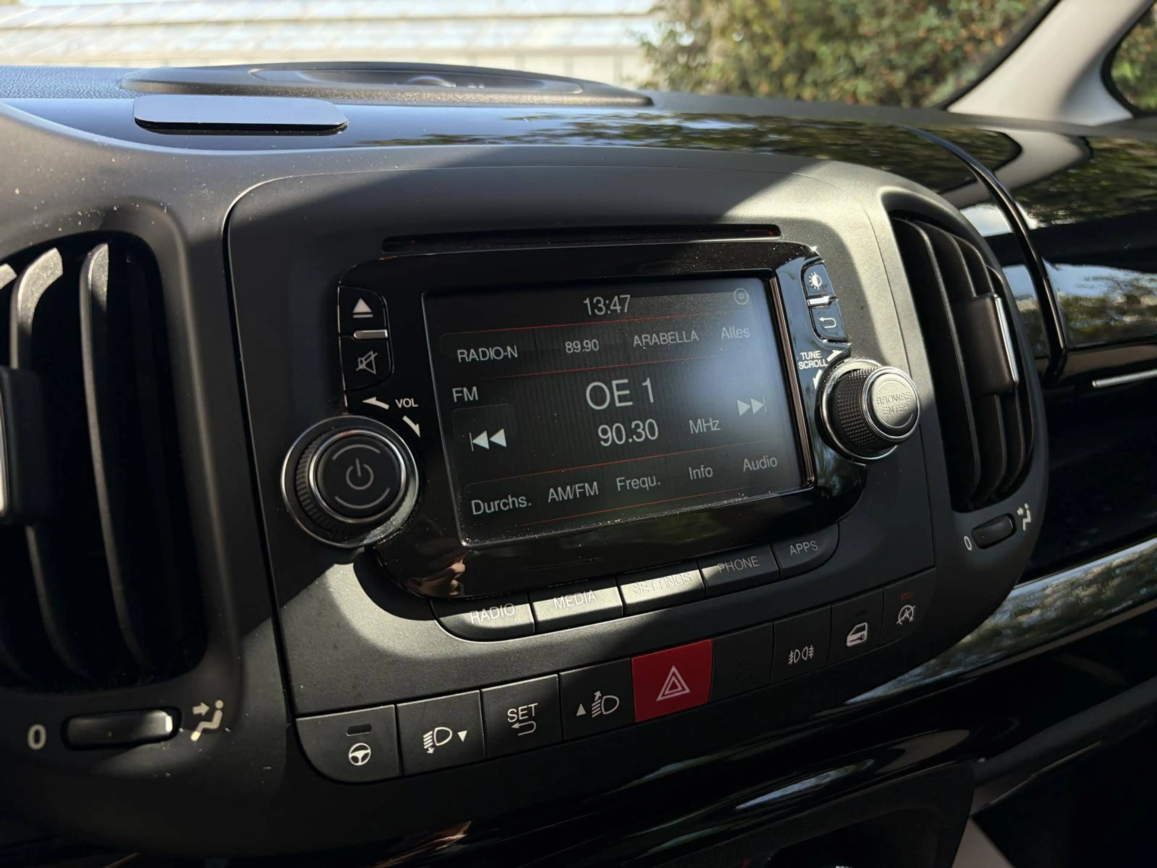 Fiat 500L Trekking 1,3 MultiJet II 95 PDC Klimaautomatik Bluetooth Pickerl NEU — photo 12