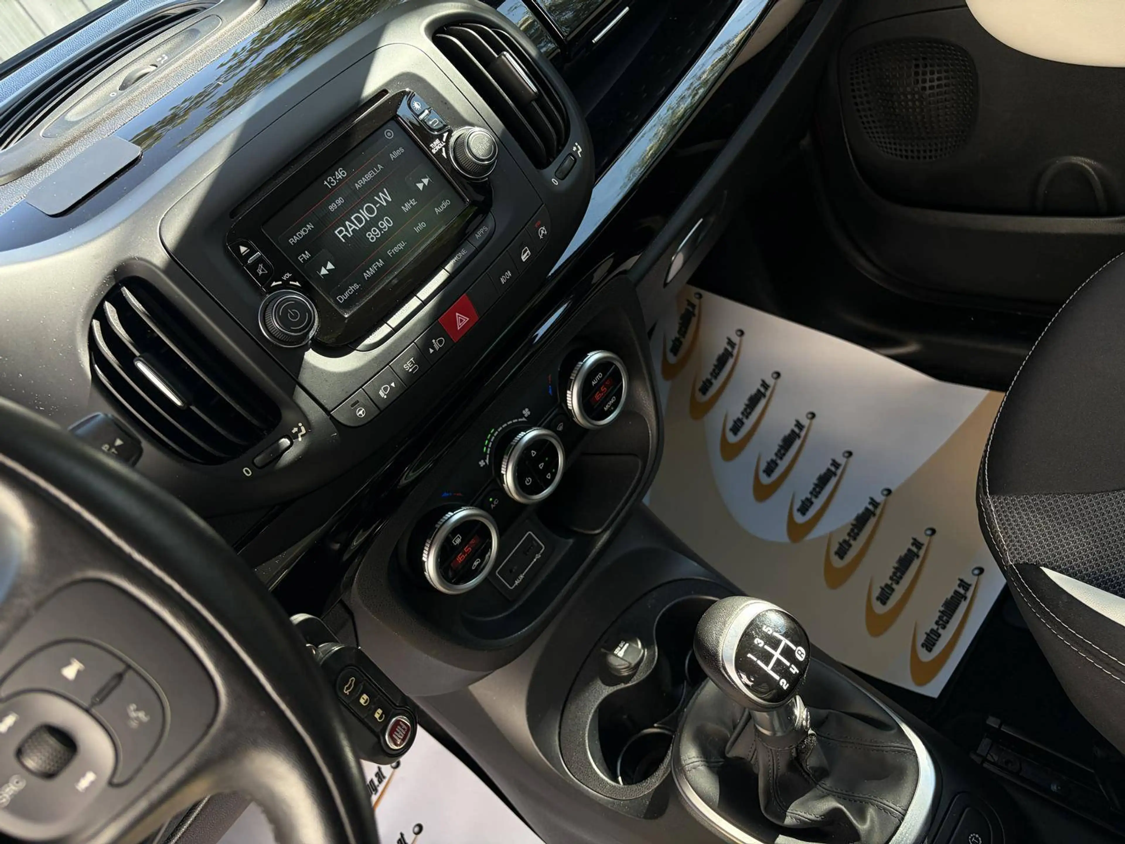 Fiat 500L Trekking 1,3 MultiJet II 95 PDC Klimaautomatik Bluetooth Pickerl NEU — photo 11