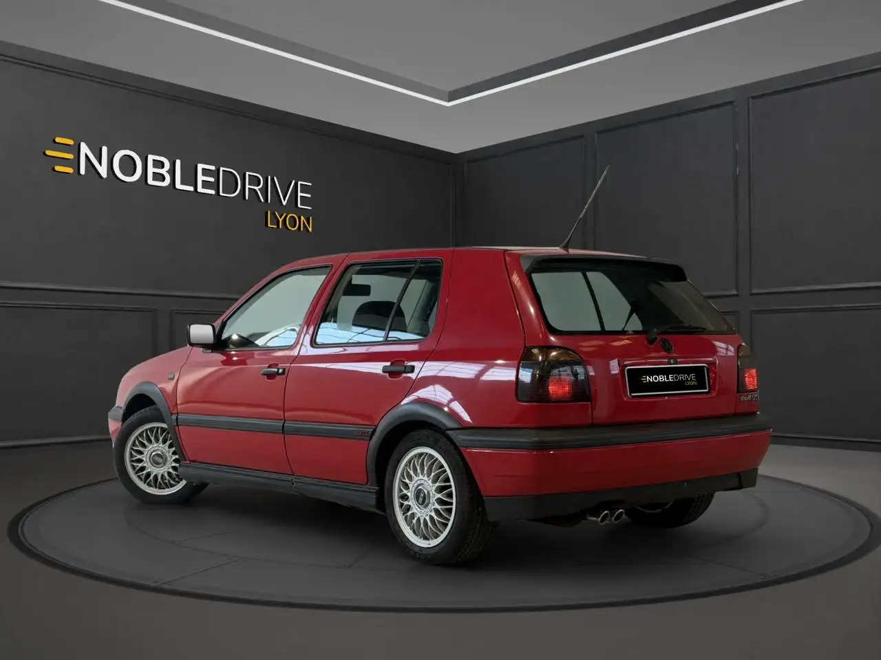 Volkswagen Golf 3 GTi 16S 2.0 150 CH - 5 PORTES / JANTES BBS, foto 2
