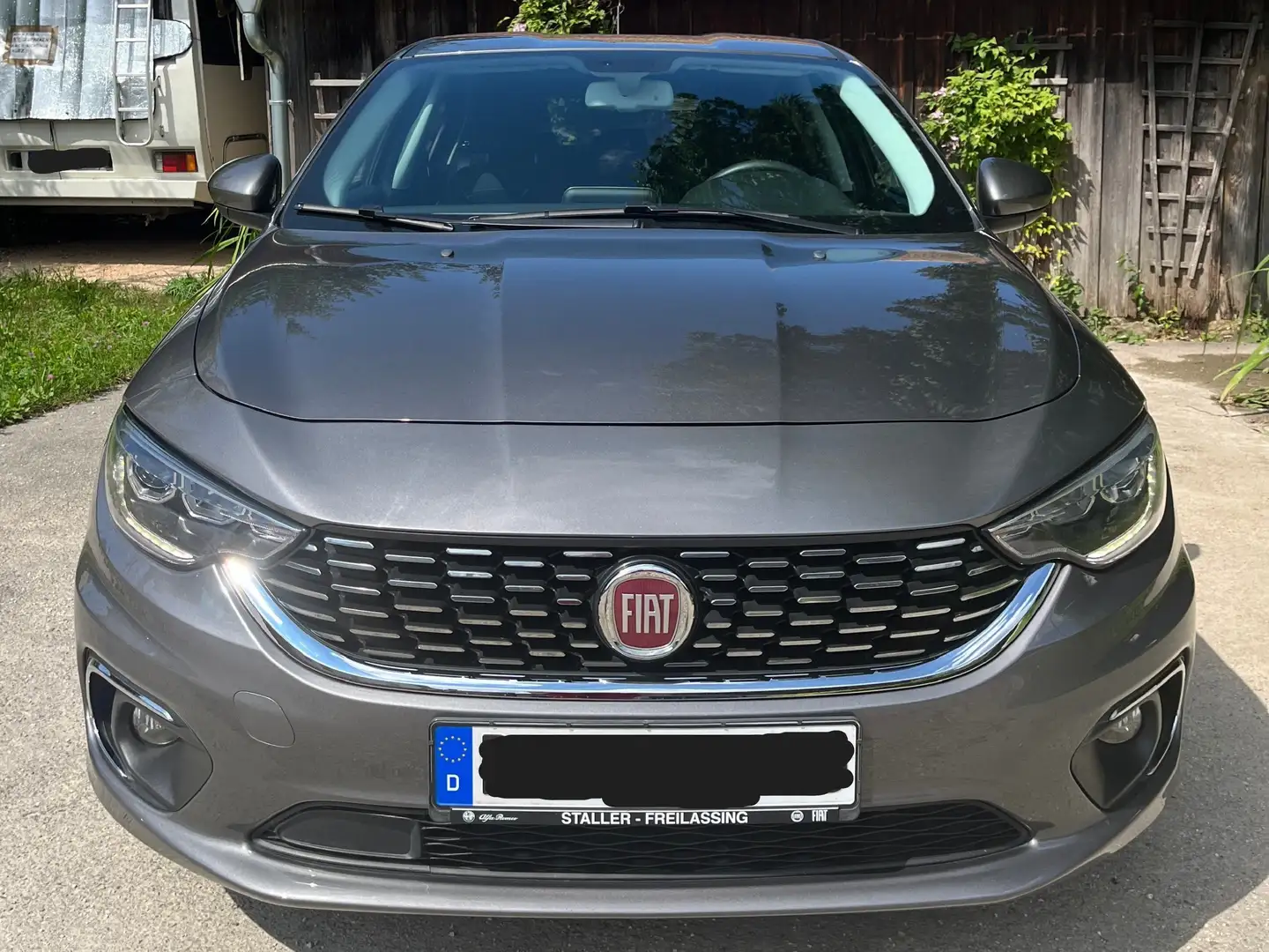 Fiat Tipo Tipo Kombi 1.4 T-Jet Lounge Grau - 1
