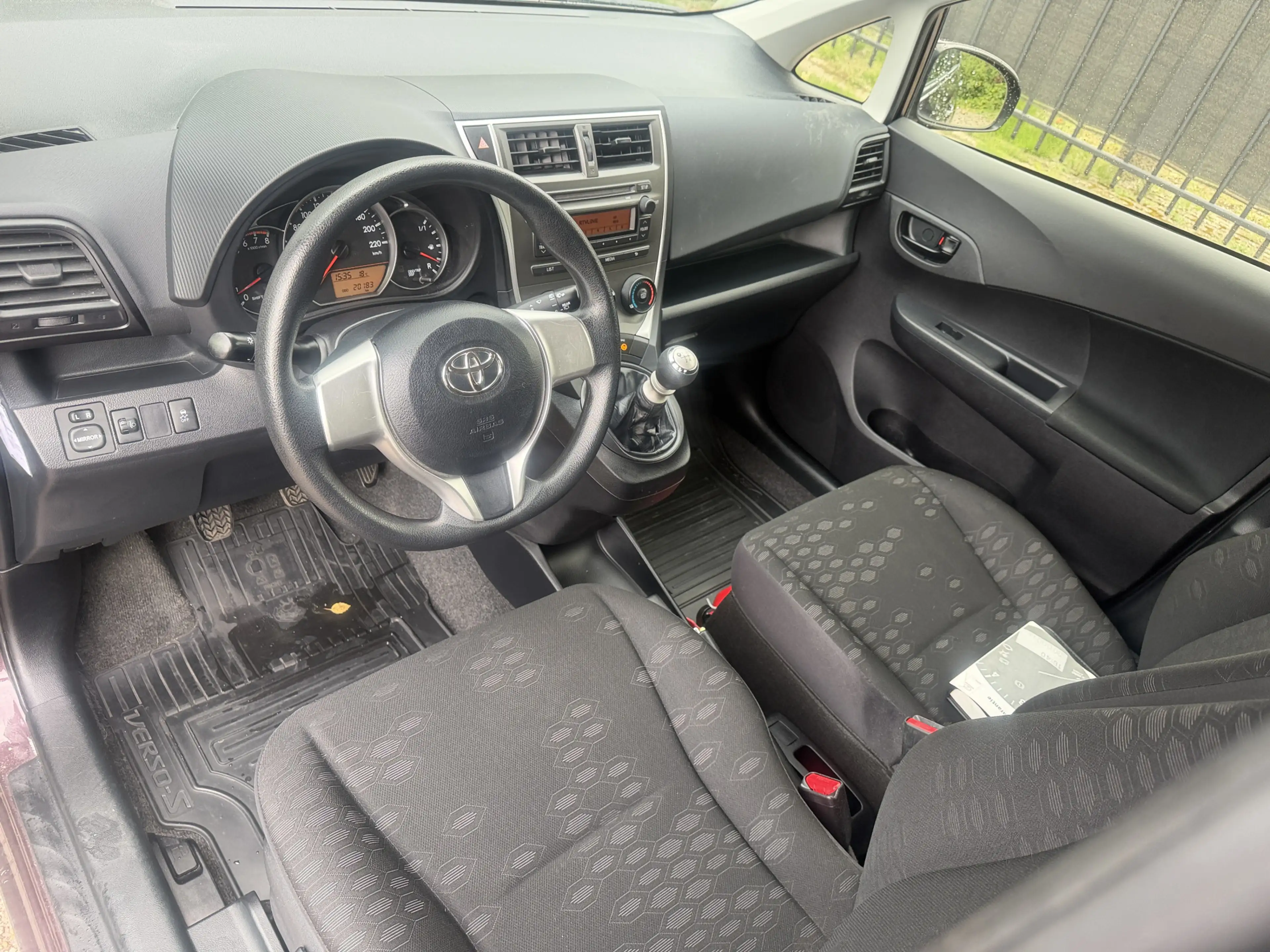 Toyota Verso-S 1.3 VVT-i 6 Versn Comfort Airco — photo 6