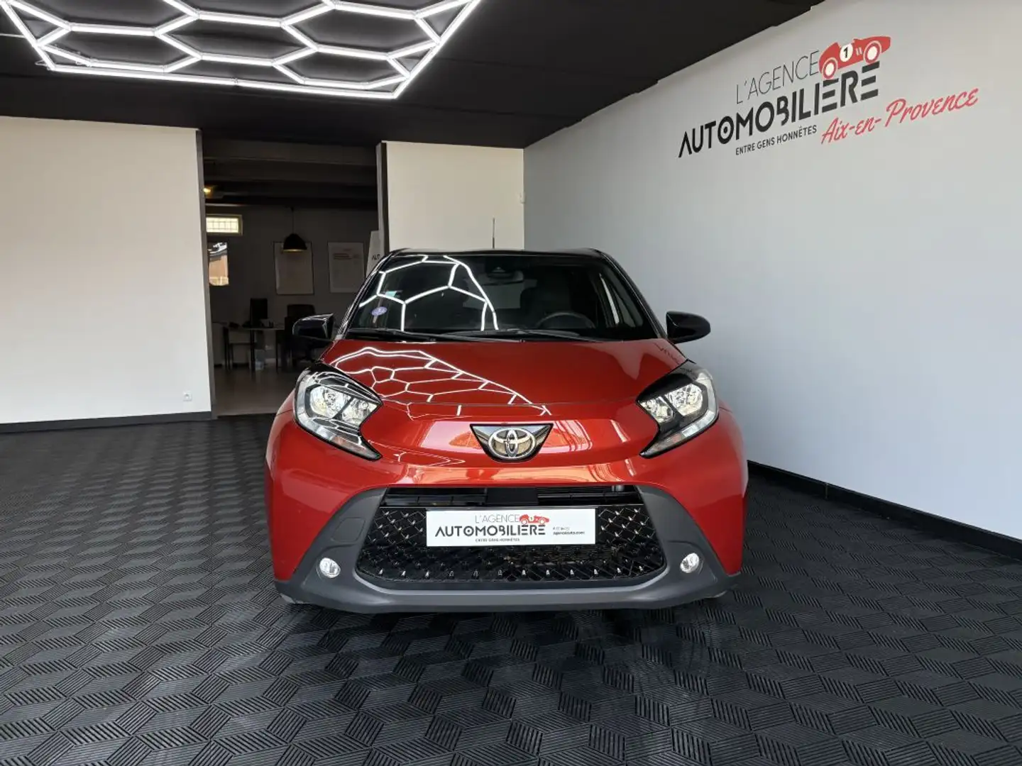 Toyota Aygo X X 1.0 VVT-i 72 CV Design Rot - 2