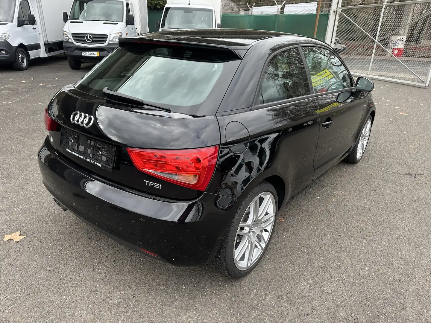 Audi A1 S line Sportpaket Schwarz - 2
