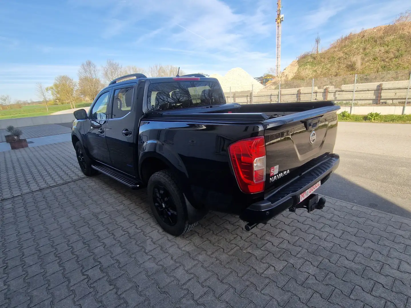 Nissan NP300 N-Guard Double Cab 4x4 Negru - 2