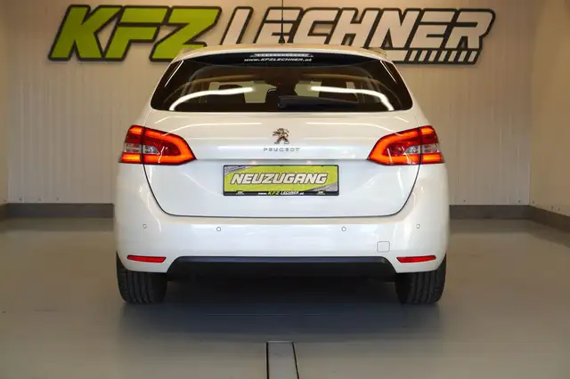 Peugeot 308 view 6