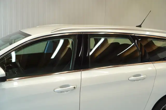 Peugeot 308 view 12