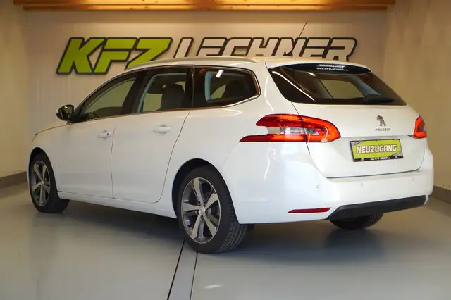 Peugeot 308 view 7