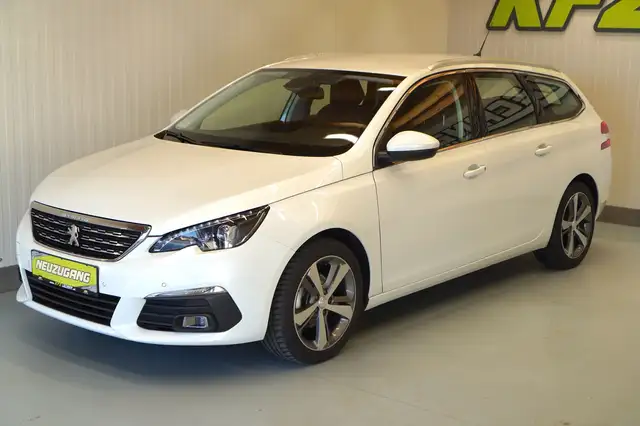 Peugeot 308 view 11