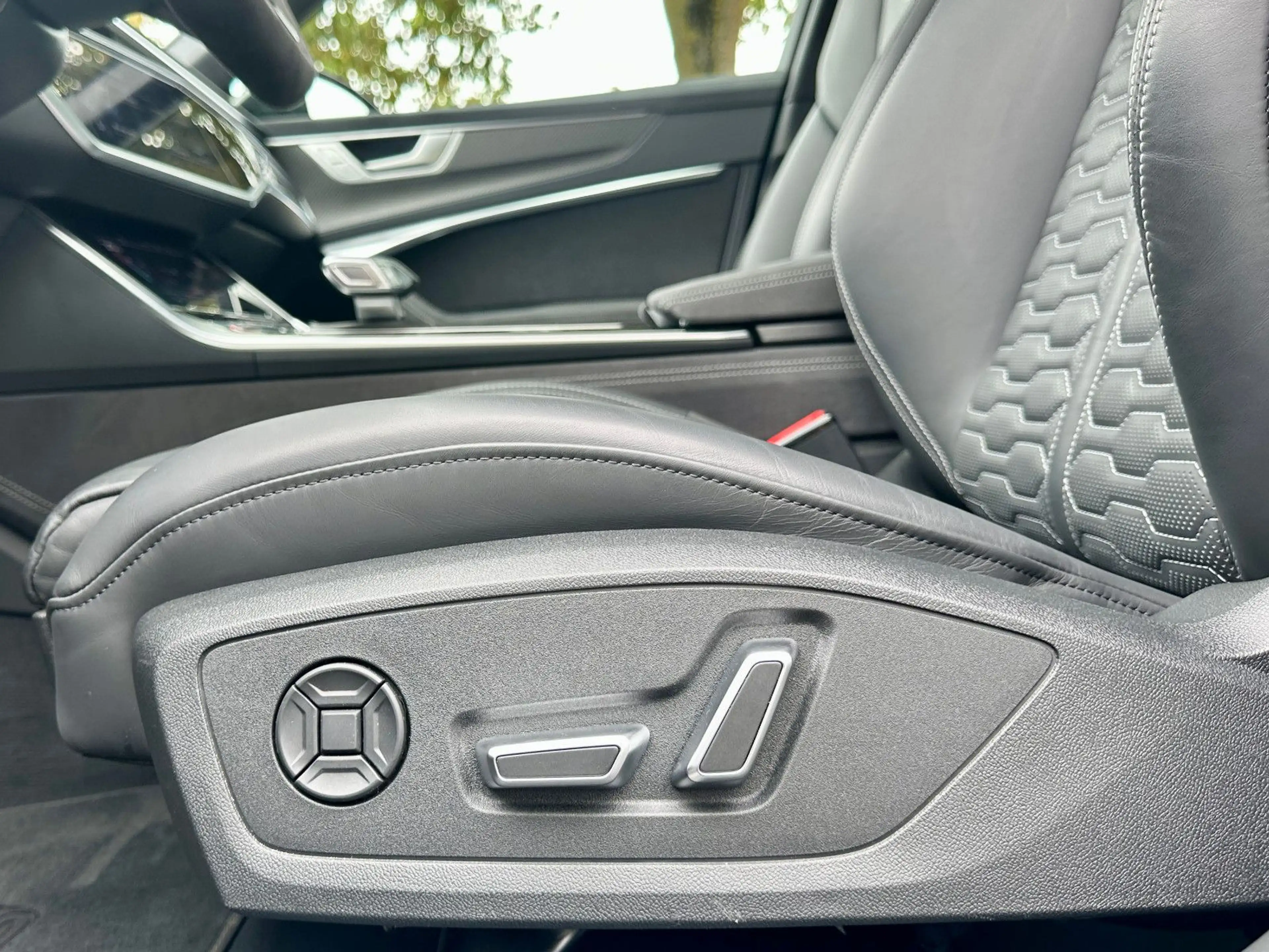 Audi RS6 Avant qu performance PANO AHK LASER KERAMIK — photo 13