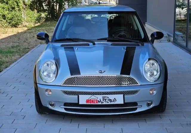 Mini Hatch view 2