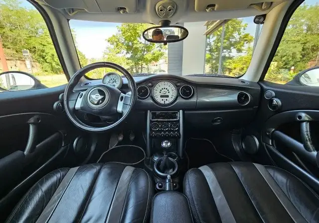 Mini Hatch view 13