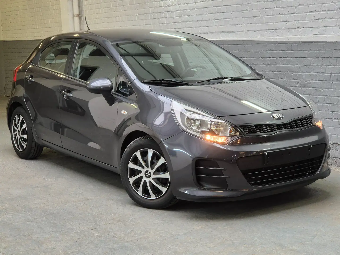 Kia Rio 1.2i Lounge- 1 PROP.- TRES BEL ETAT-GARANTIE Grijs - 1