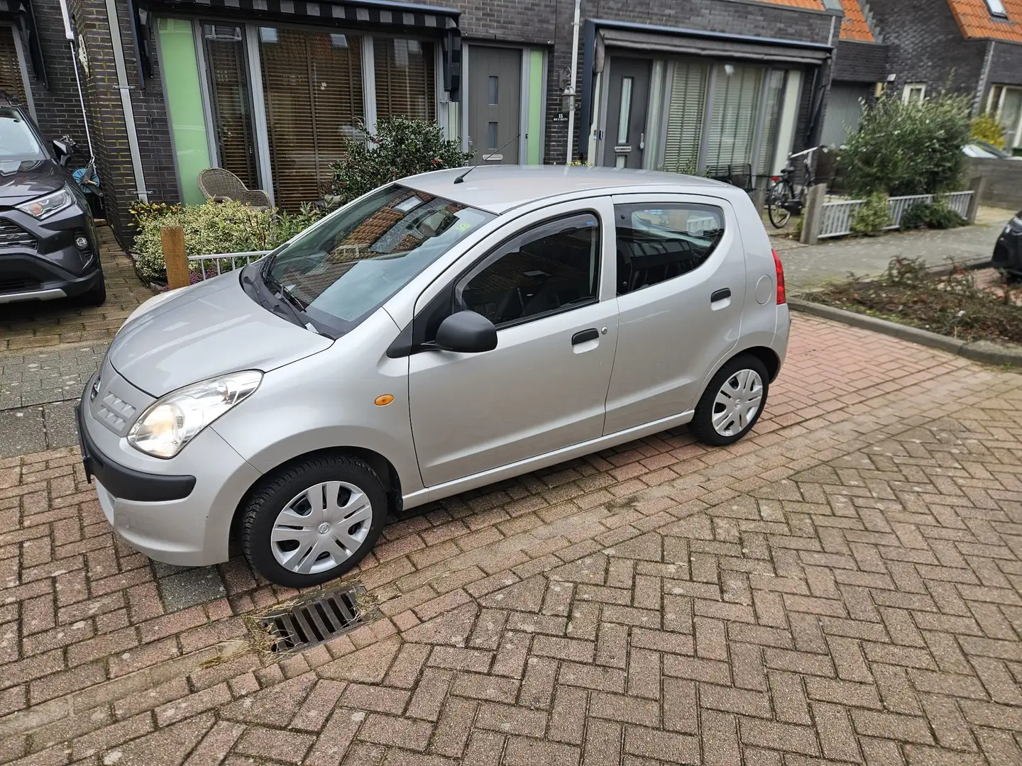 Nissan Pixo 1.0 Visia Gris - 1