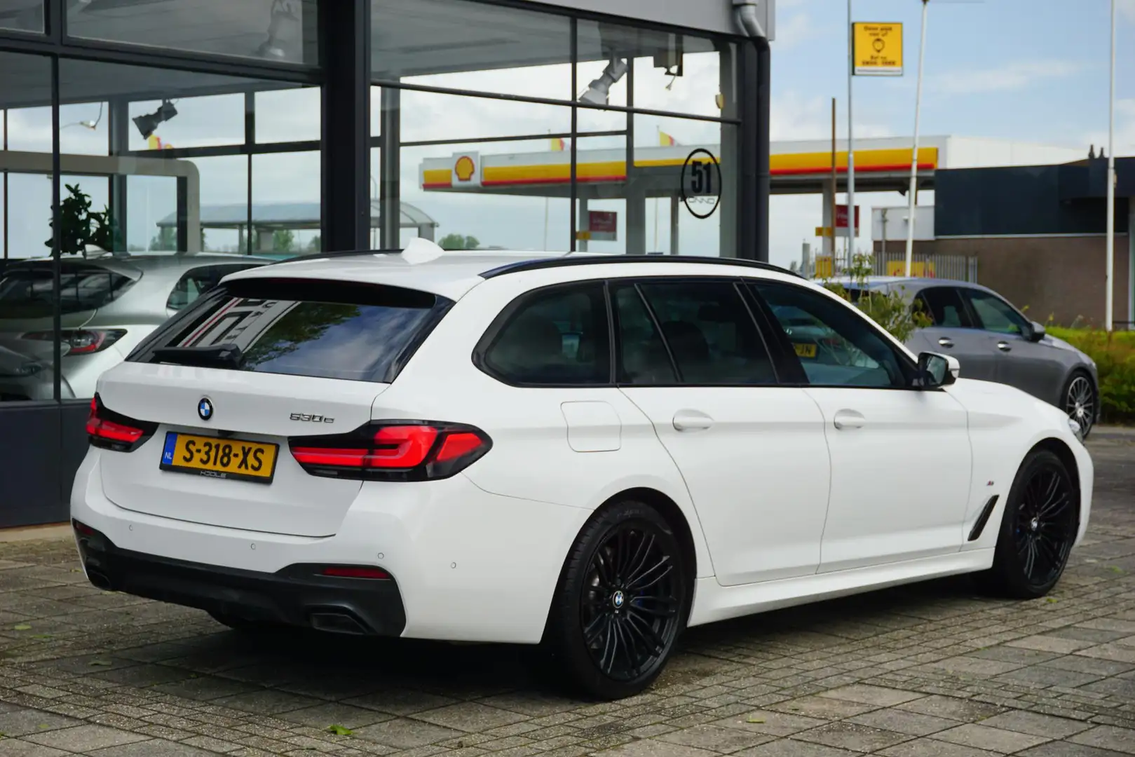 BMW 530 5-serie Touring 530e High Executive M Pakket | Tre Wit - 2