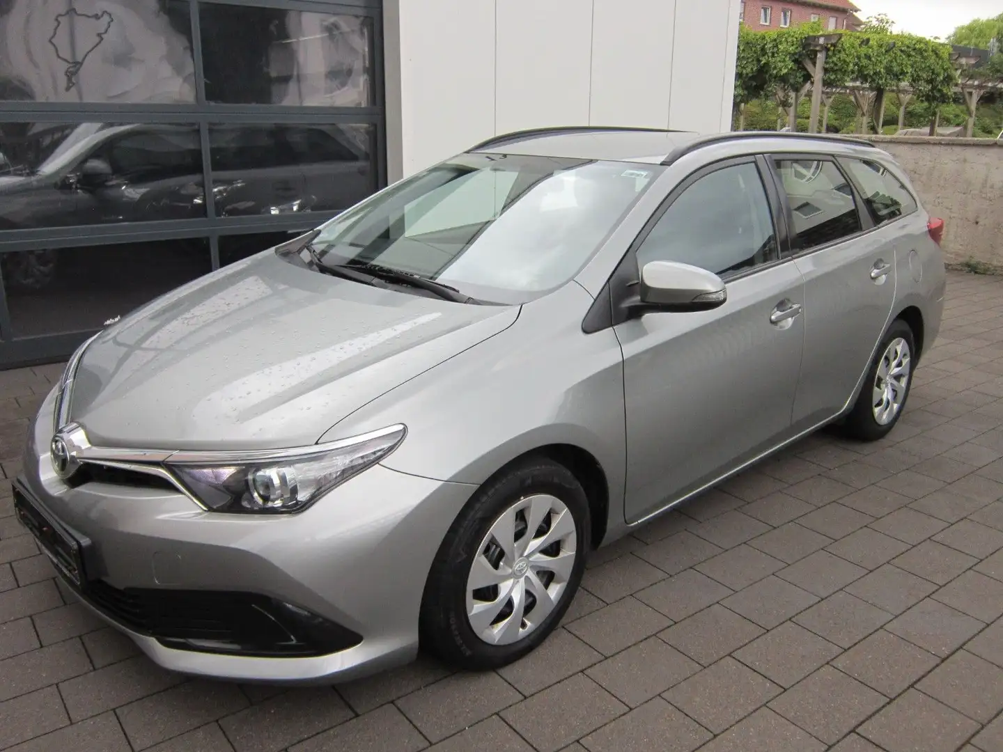 Toyota Auris Touring Sports"Cool"Klimaautomatik*6 Gang* Gris - 1