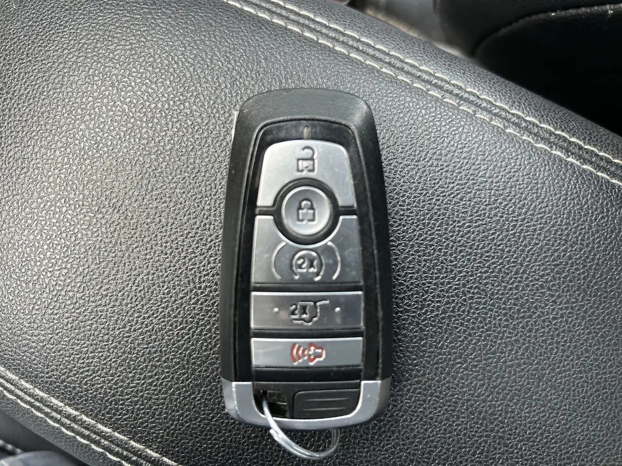 Ford Escape снимка Ford Escape