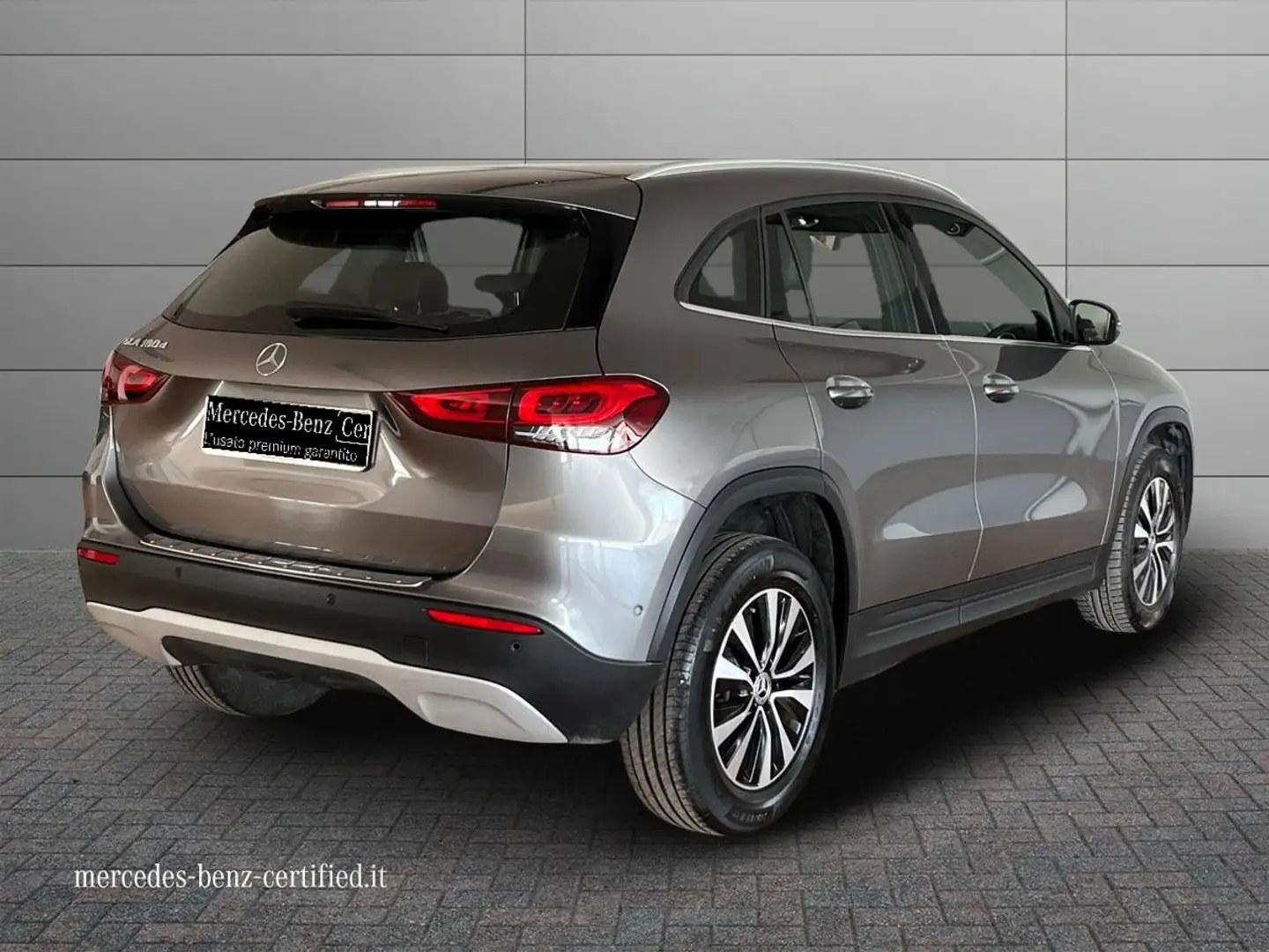 Mercedes-Benz GLA 180 d Sport auto Grigio - 2