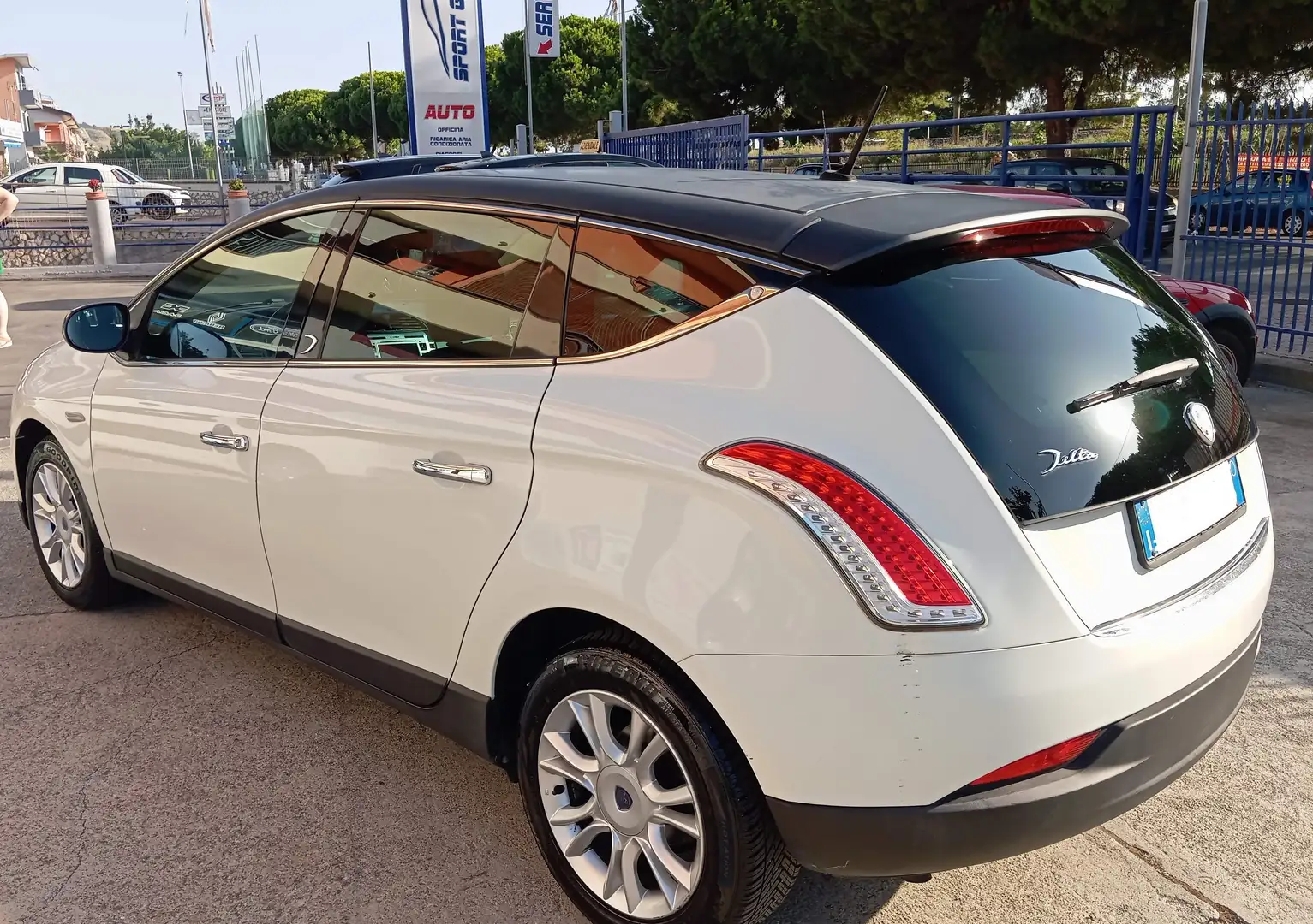 Lancia Delta Delta III 2008 1.6 mjt Platino 120cv dpf Bianco - 2