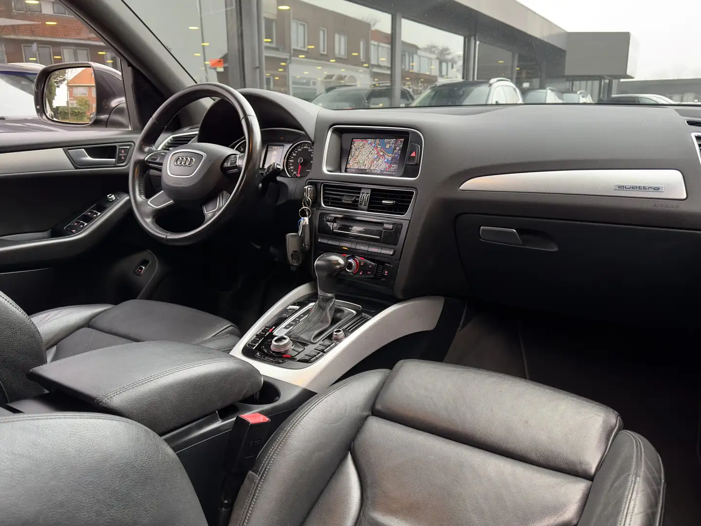 Audi Q5 3.0 TDI AUT7 QUATTRO 2X S-LINE 245 PK. LEDER NAVI Grijs - 2